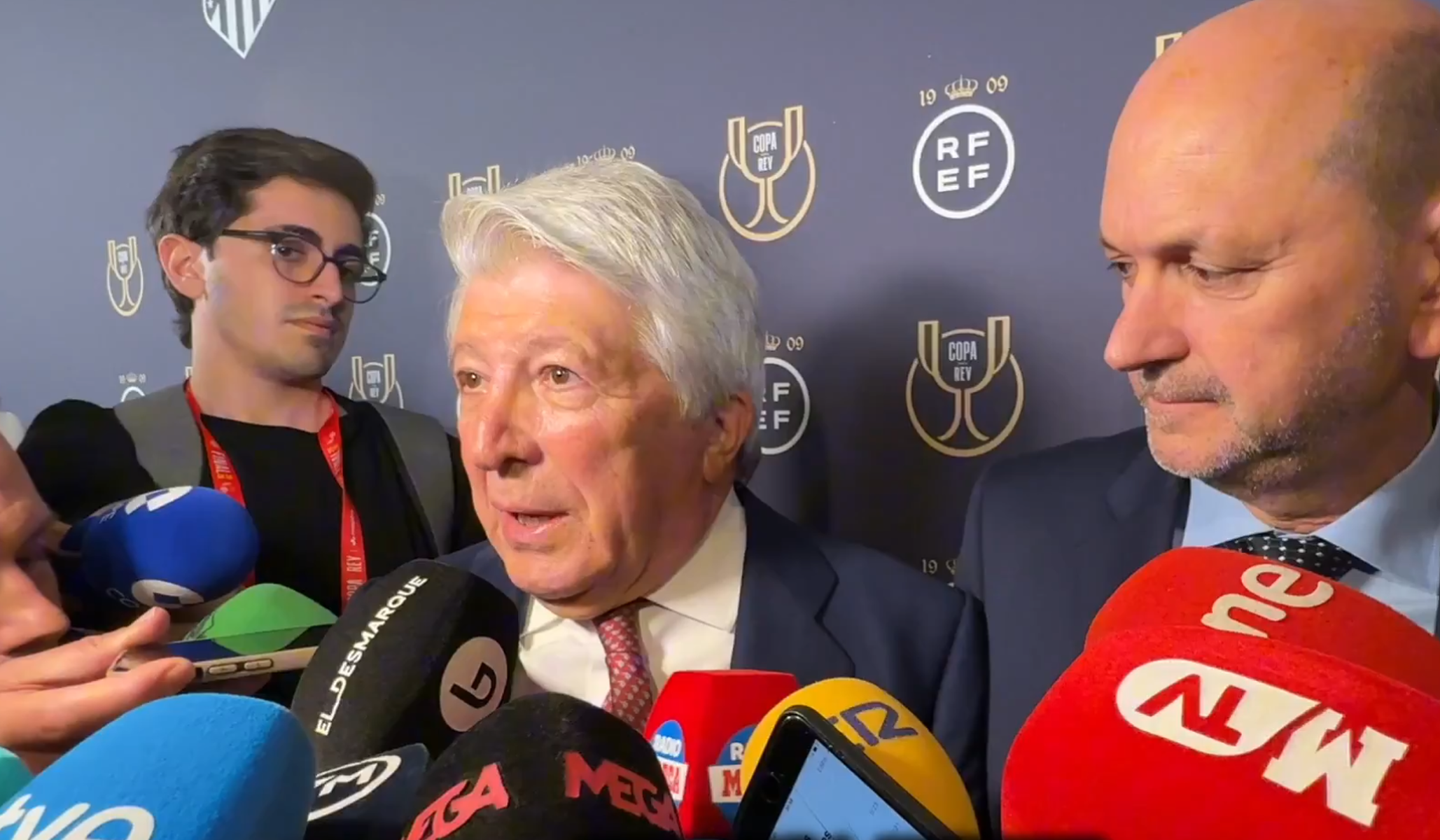 El presidente del Atlético de Madrid, Enrique Cerezo, ha sido protagonista de un momento de lapsus previo a la final de la Copa del Rey