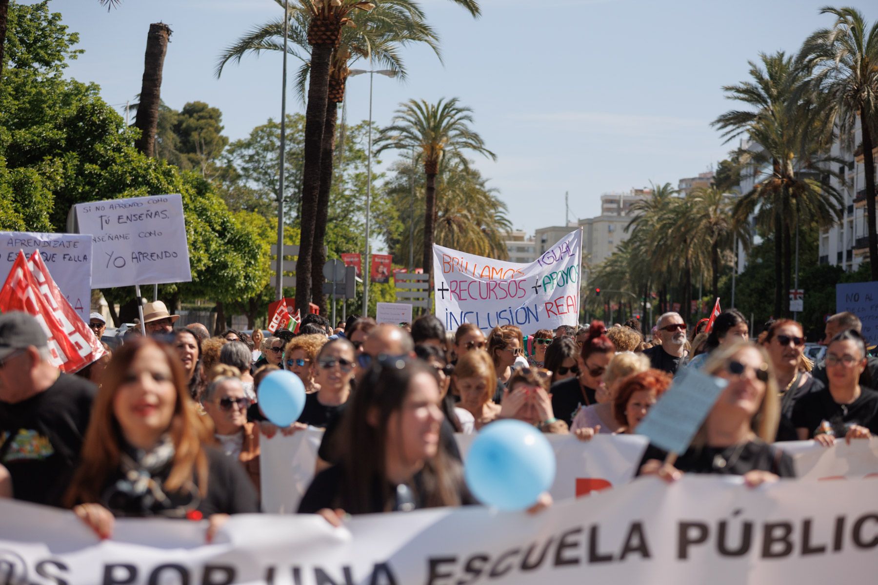 Manifestación de las familias de alumnos con necesidades especiales en Jerez.
