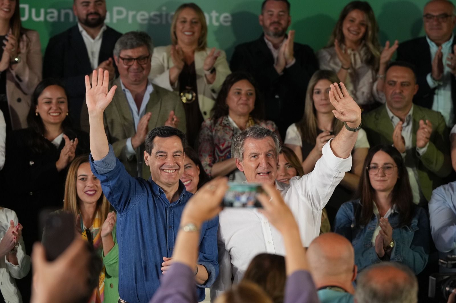 Moreno junto a Feijóo este domingo.