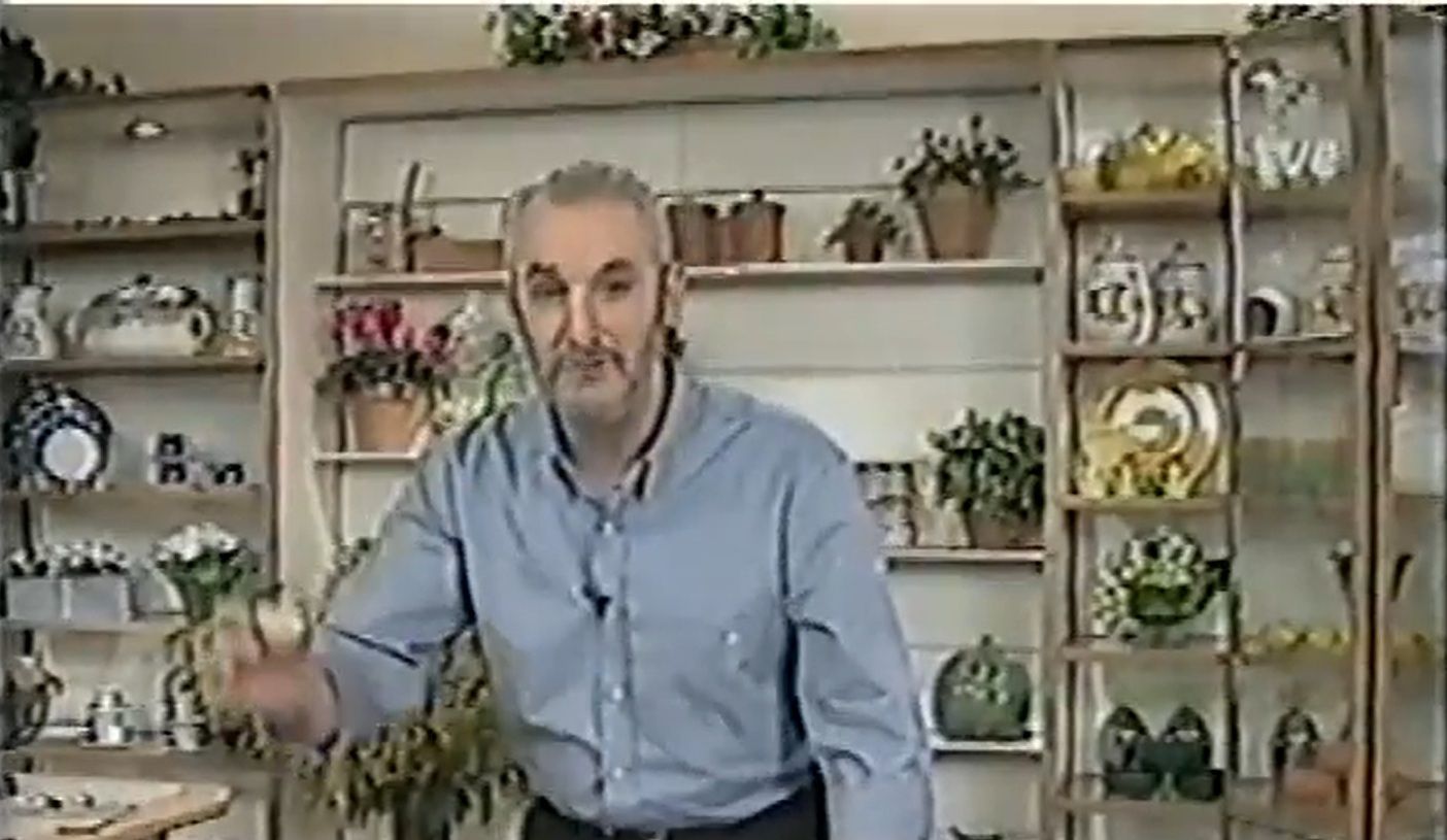 Txumari Alfaro, presentando La Botica de la Abuela.