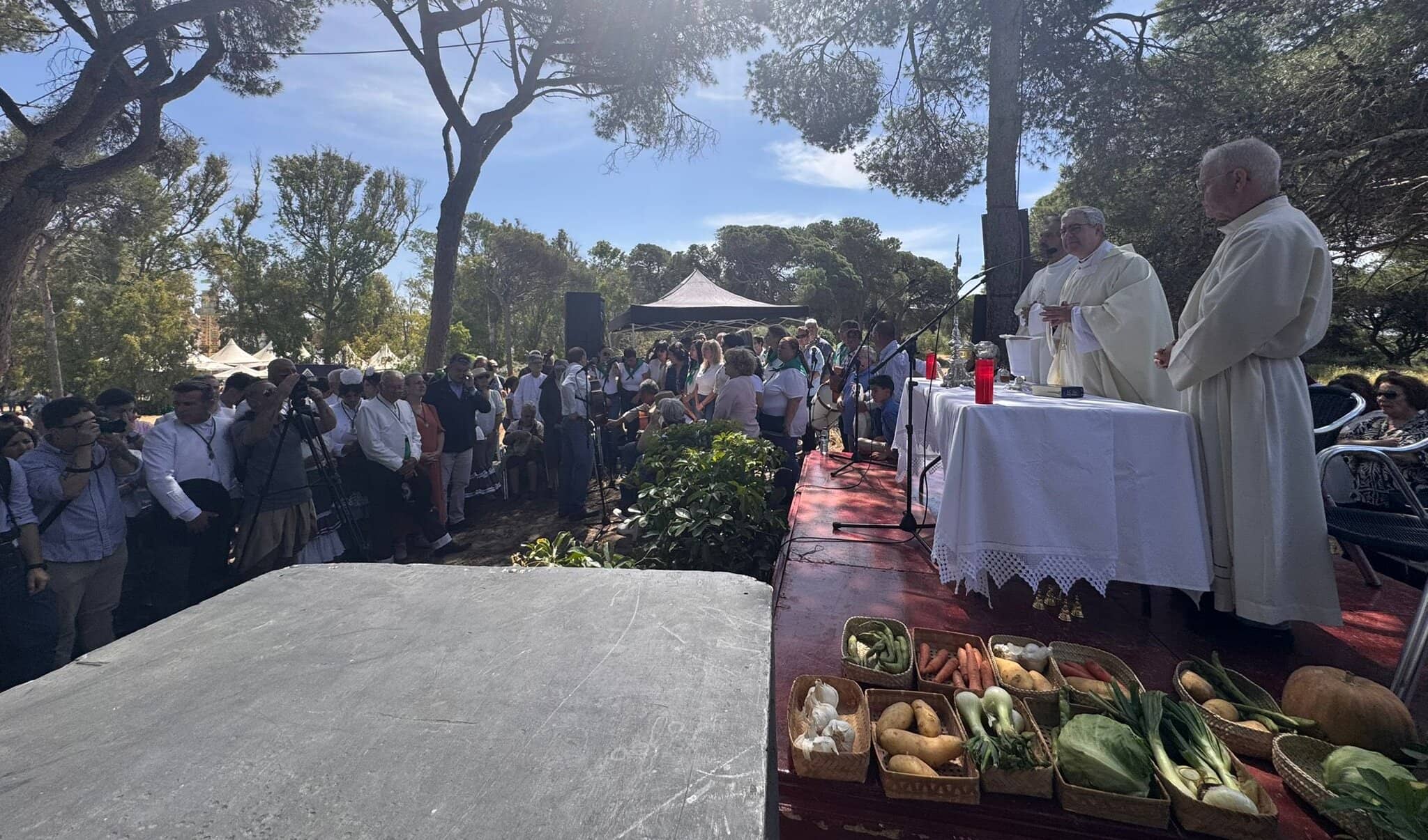 Rota ha celebrado su tradicional misa romera en la celebración de la Romería de San Isidro