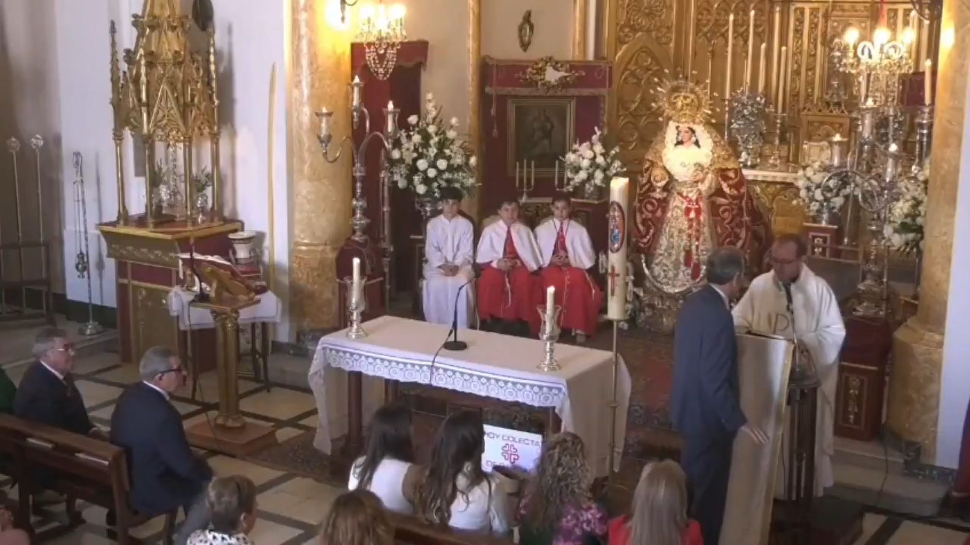 La bronca entre el cura y la hermandad.