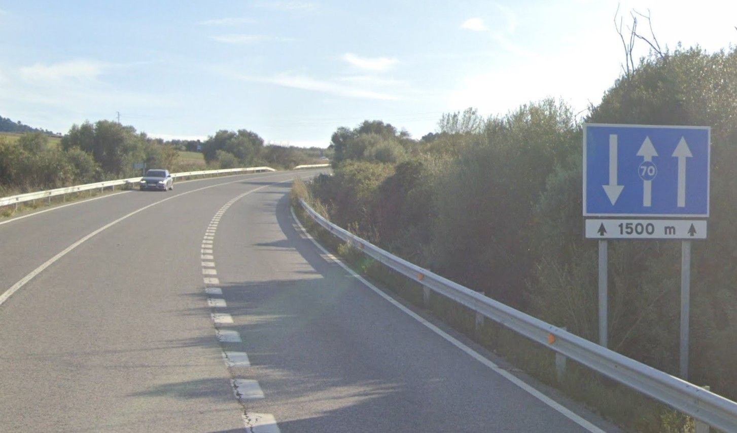 El kilómetro 6 de la A 373 pasando Villamartín.