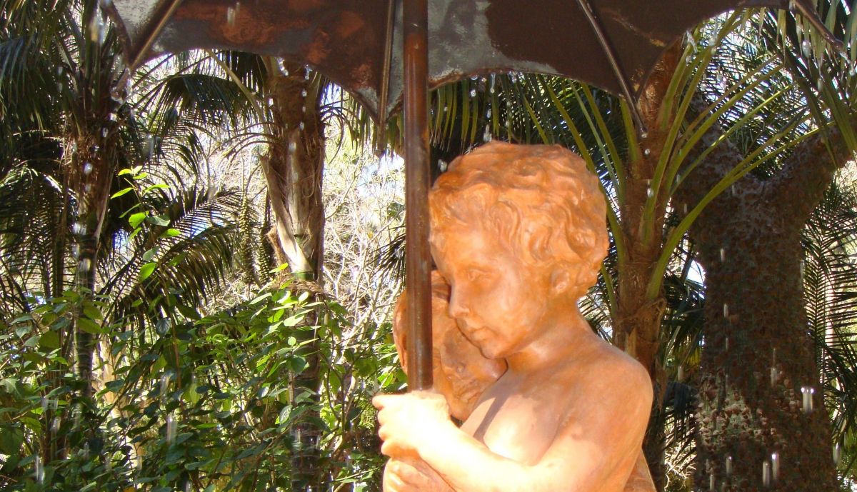 Fuente de los Niños del Paraguas, detalle del rostro de los niños