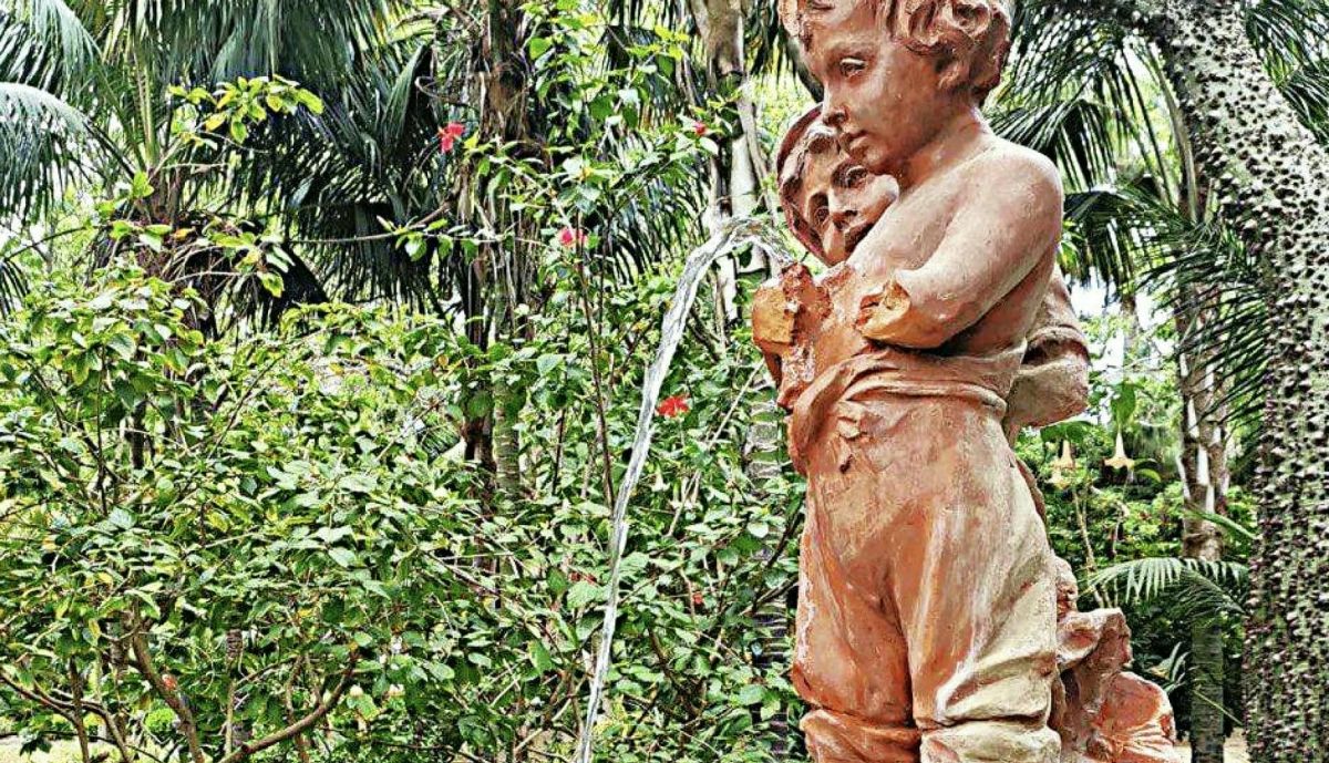 Fuente de los Niños del Paraguas, tras los destrozos producidos en 2023.