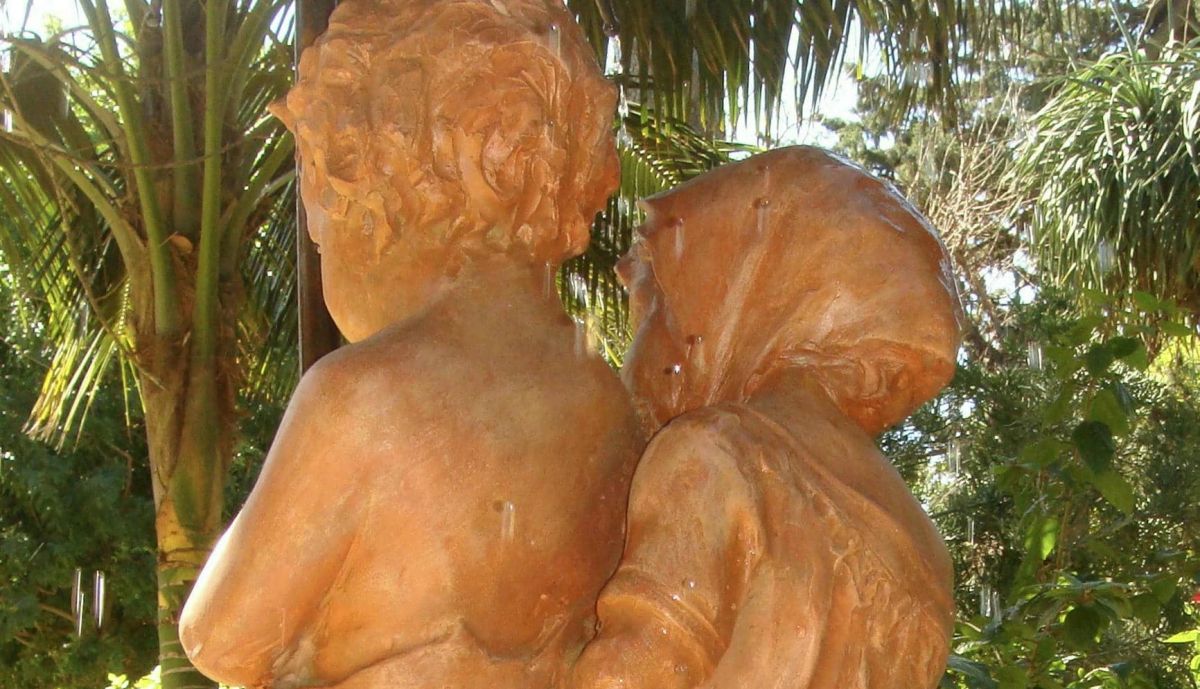 Vista trasera de la fuente.