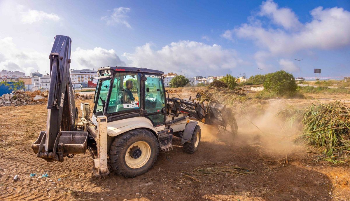 Trabajos en la barriada de El Pino de San Fernando.