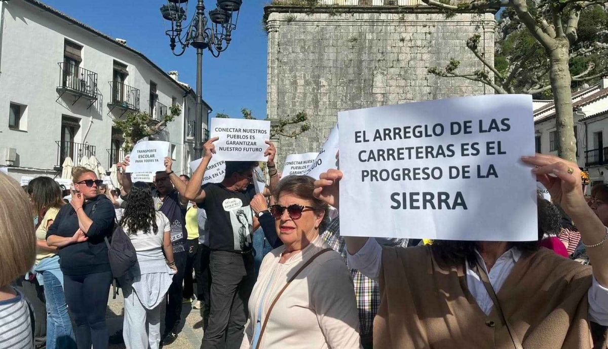 Una imagen de la protesta vecinal en Grazalema.