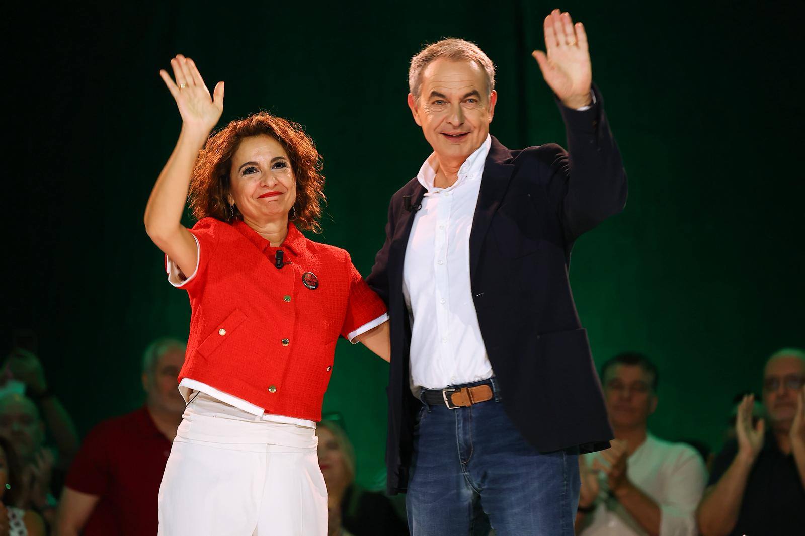 María Jesús Montero y José Luis Rodríguez Zapatero, en un acto del PSOE de hace unos meses.