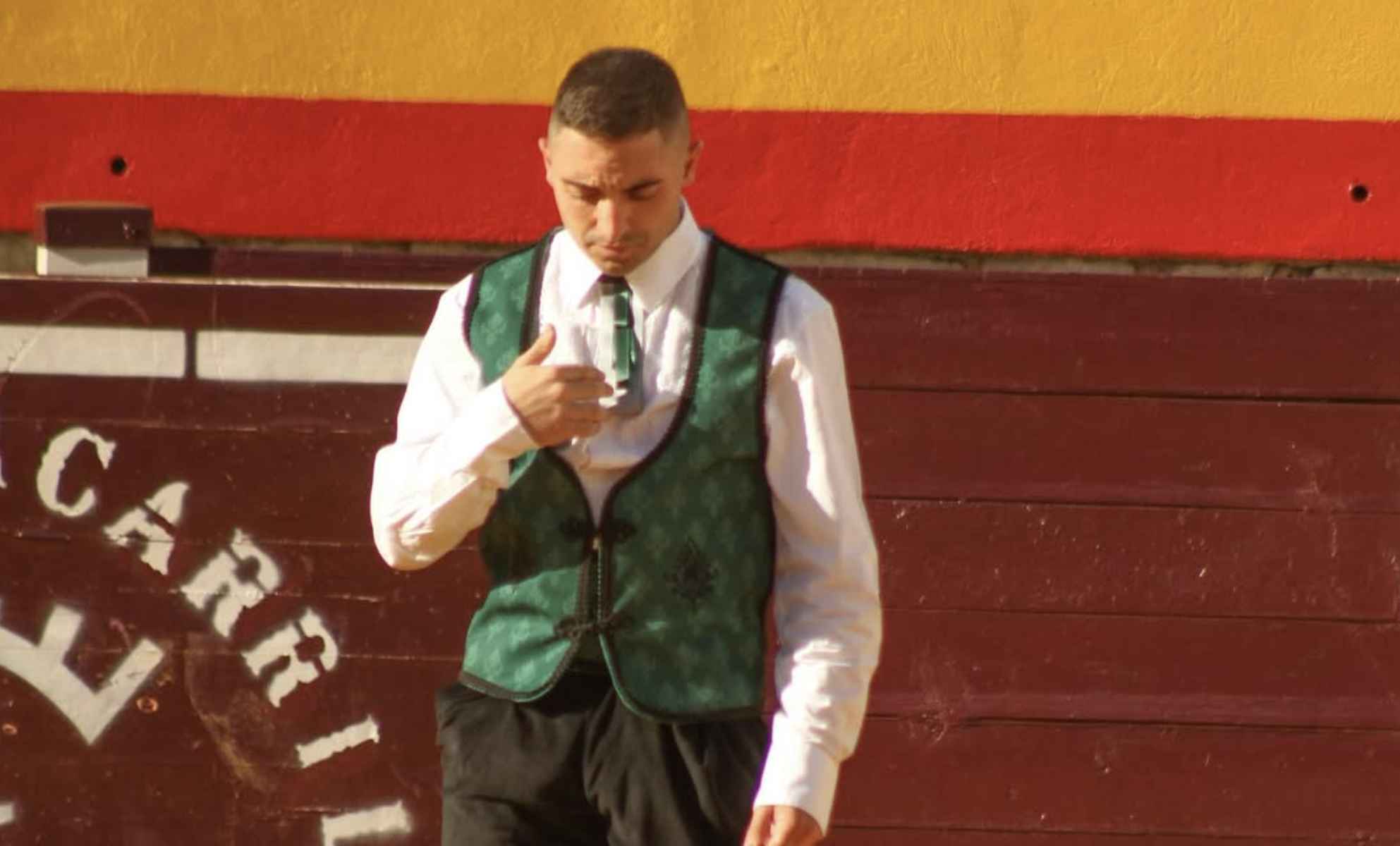 Pedro Cenizo, antes de iniciar un festejo.