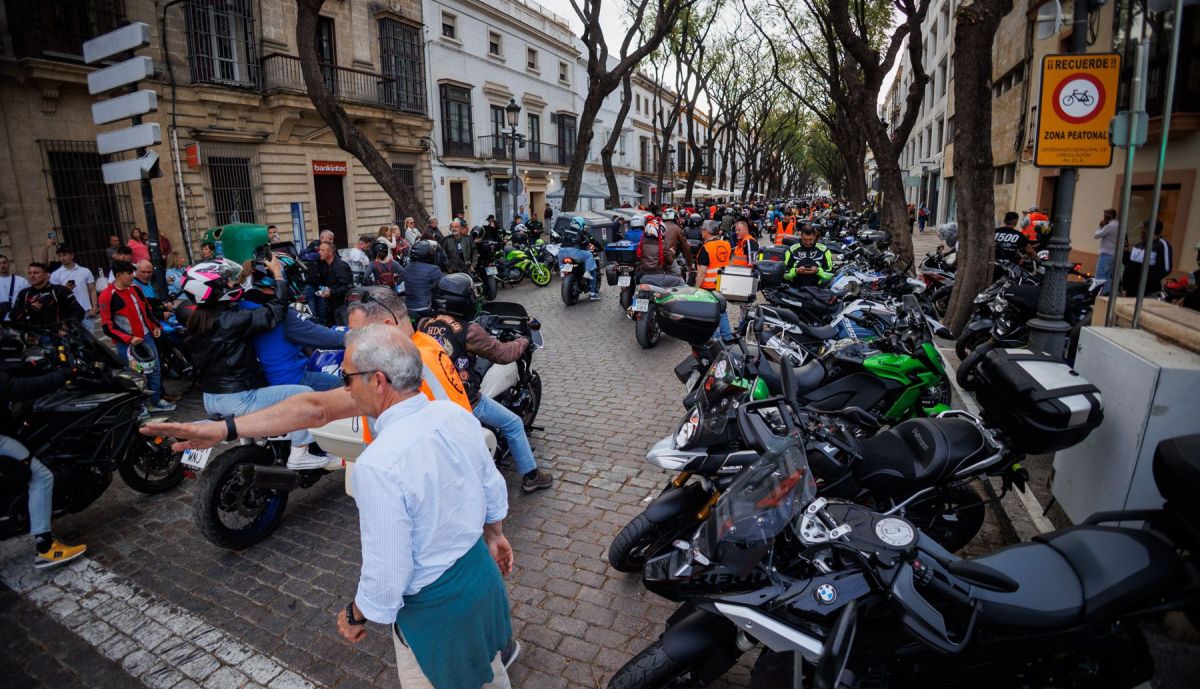 Motos aparcadas en el centro de Jerez.
