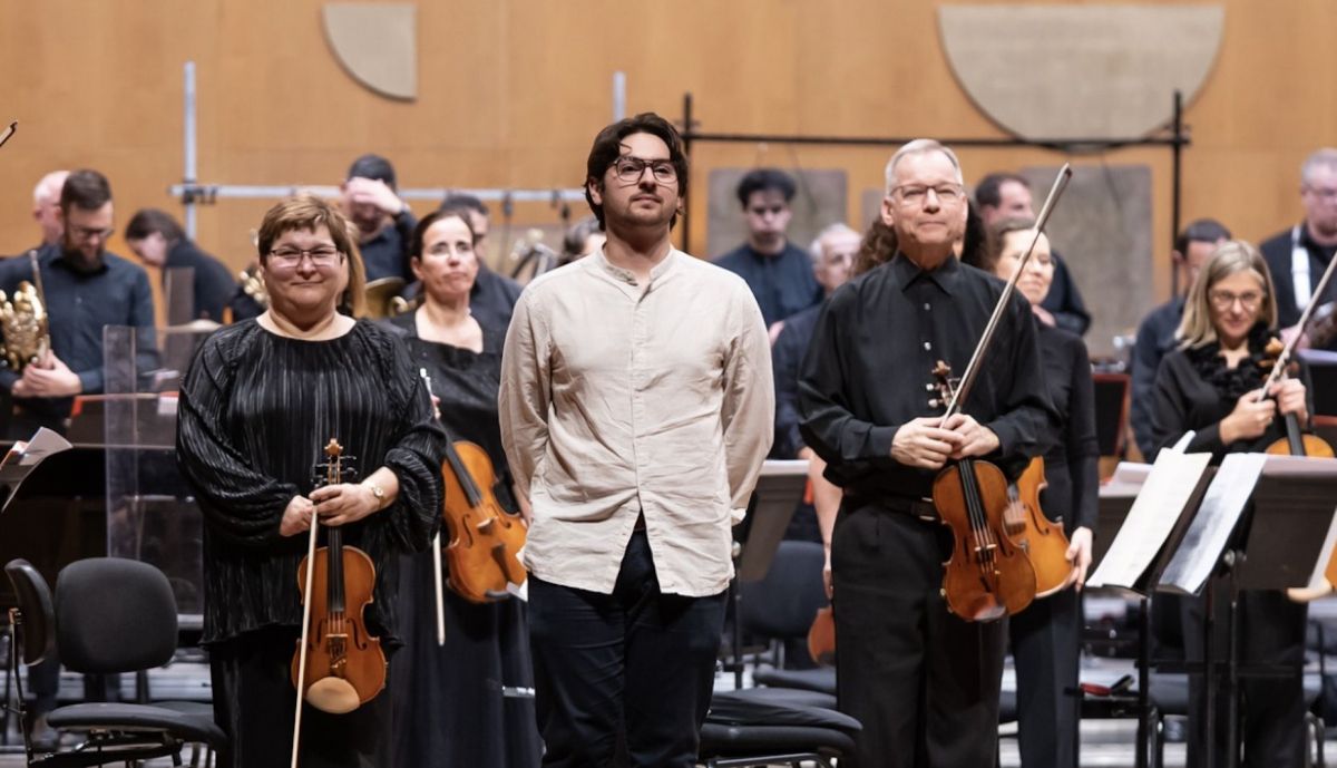 El joven Ángel de la Hera lleva el talento musical a Italia con una composición propia.