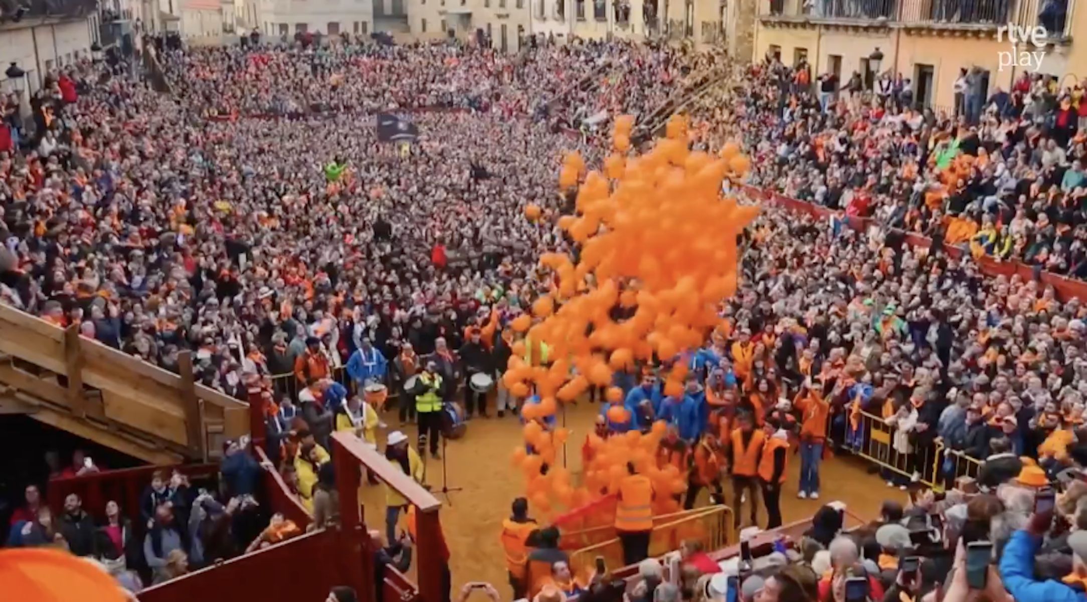 RTVE confunde el Carnval del Toro de Ciudad Rodrigo con el Carnaval de Cádiz.