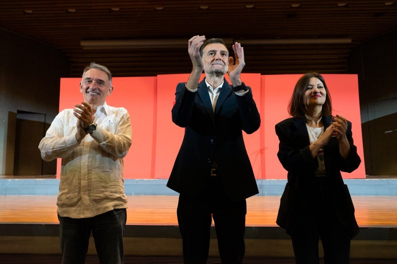 Maíllo, en el centro de la imagen, este sábado en Madrid.