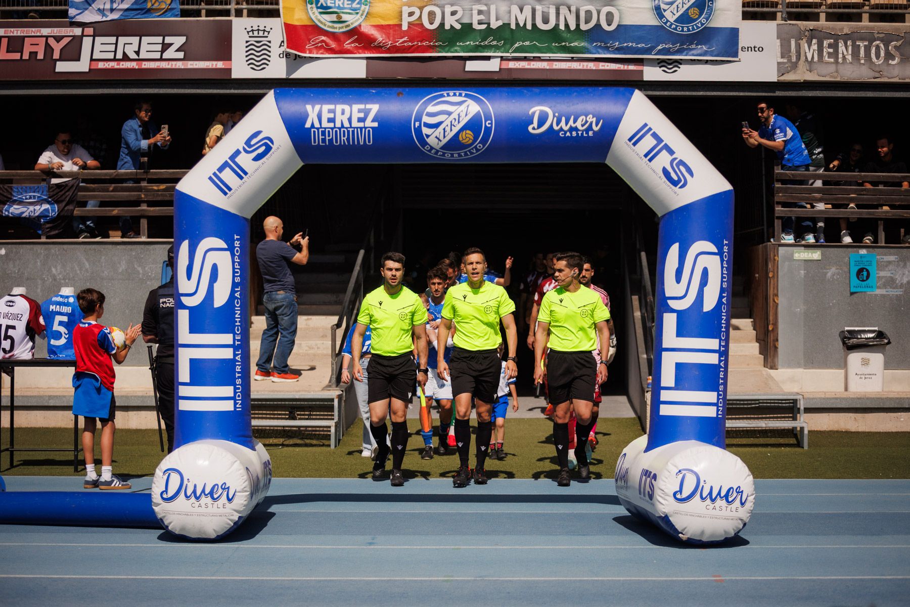 Las imágenes del derbi entre Xerez Deportivo FC y Xerez CD en Chapín este domingo.