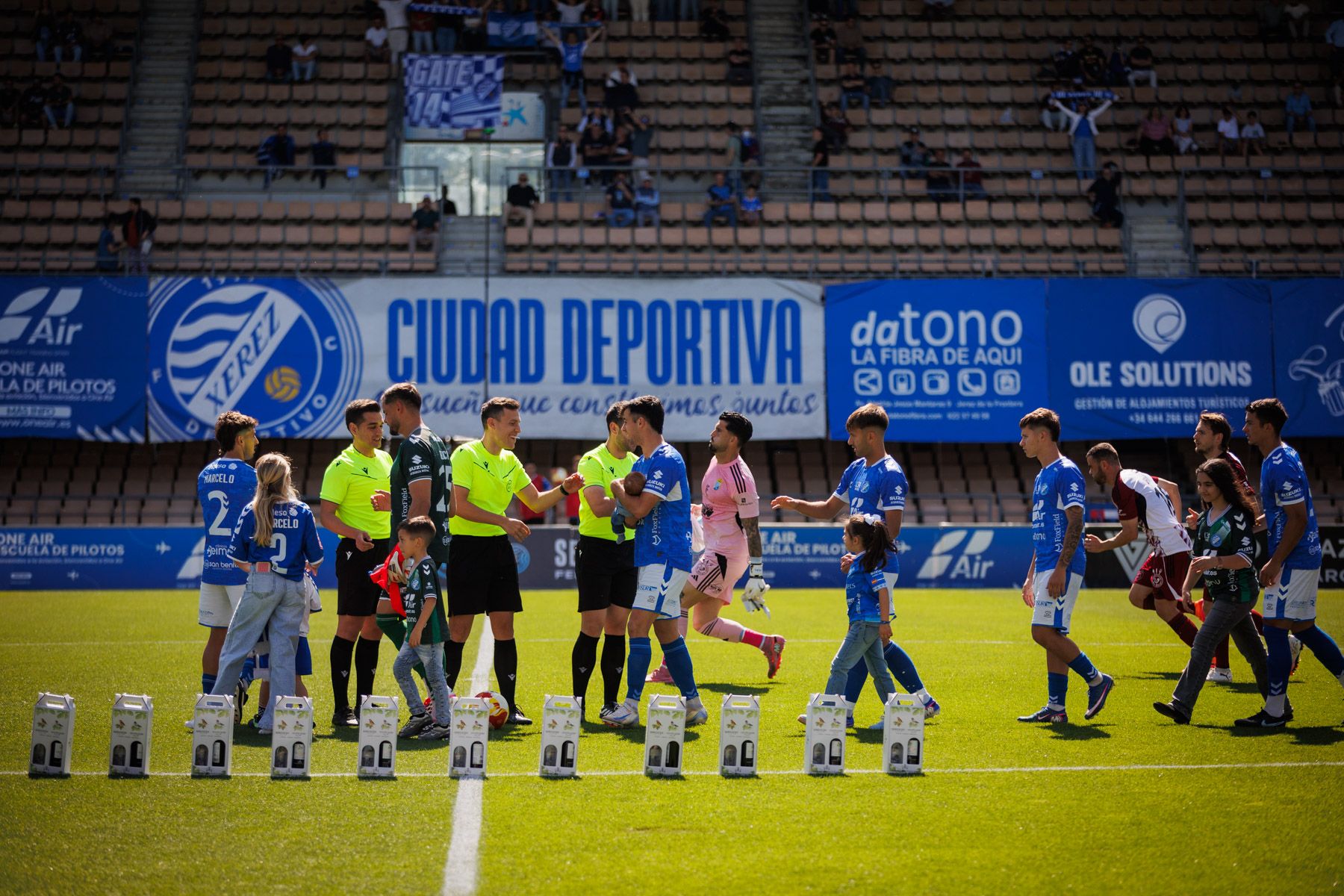 Las imágenes del derbi entre Xerez Deportivo FC y Xerez CD en Chapín este domingo.