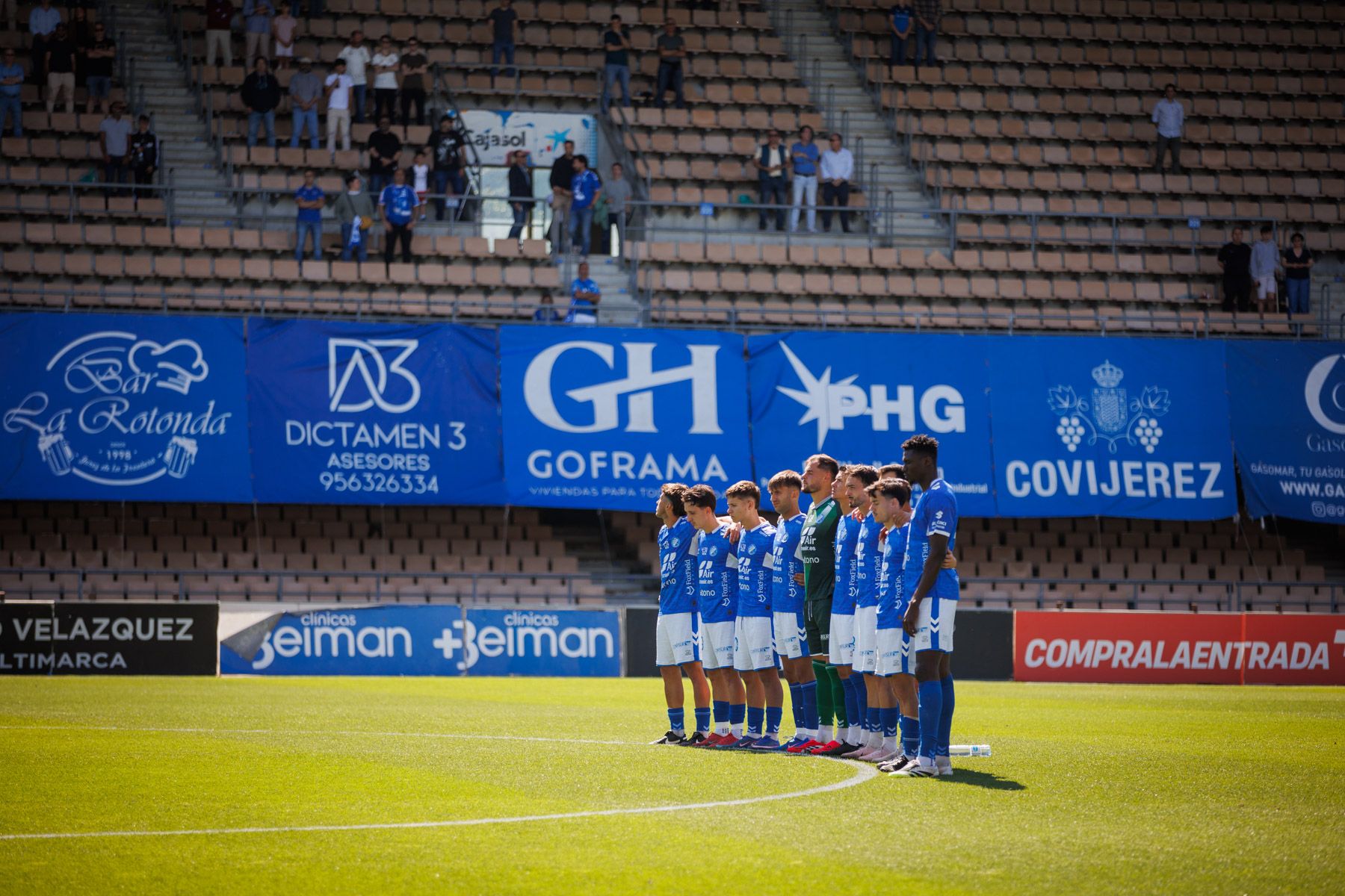 Las imágenes del derbi entre Xerez Deportivo FC y Xerez CD en Chapín este domingo.