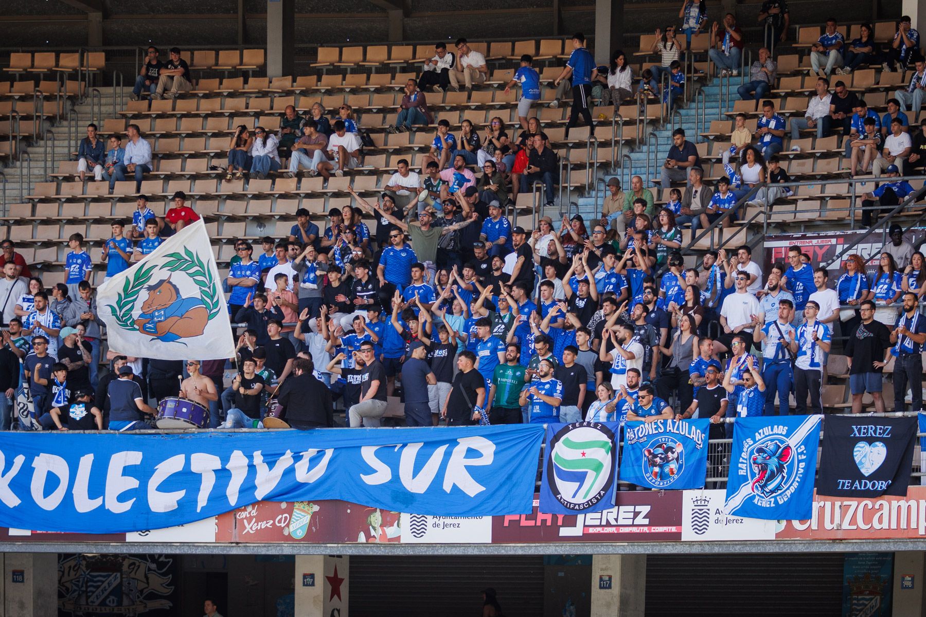 Las imágenes del derbi entre Xerez Deportivo FC y Xerez CD en Chapín este domingo.