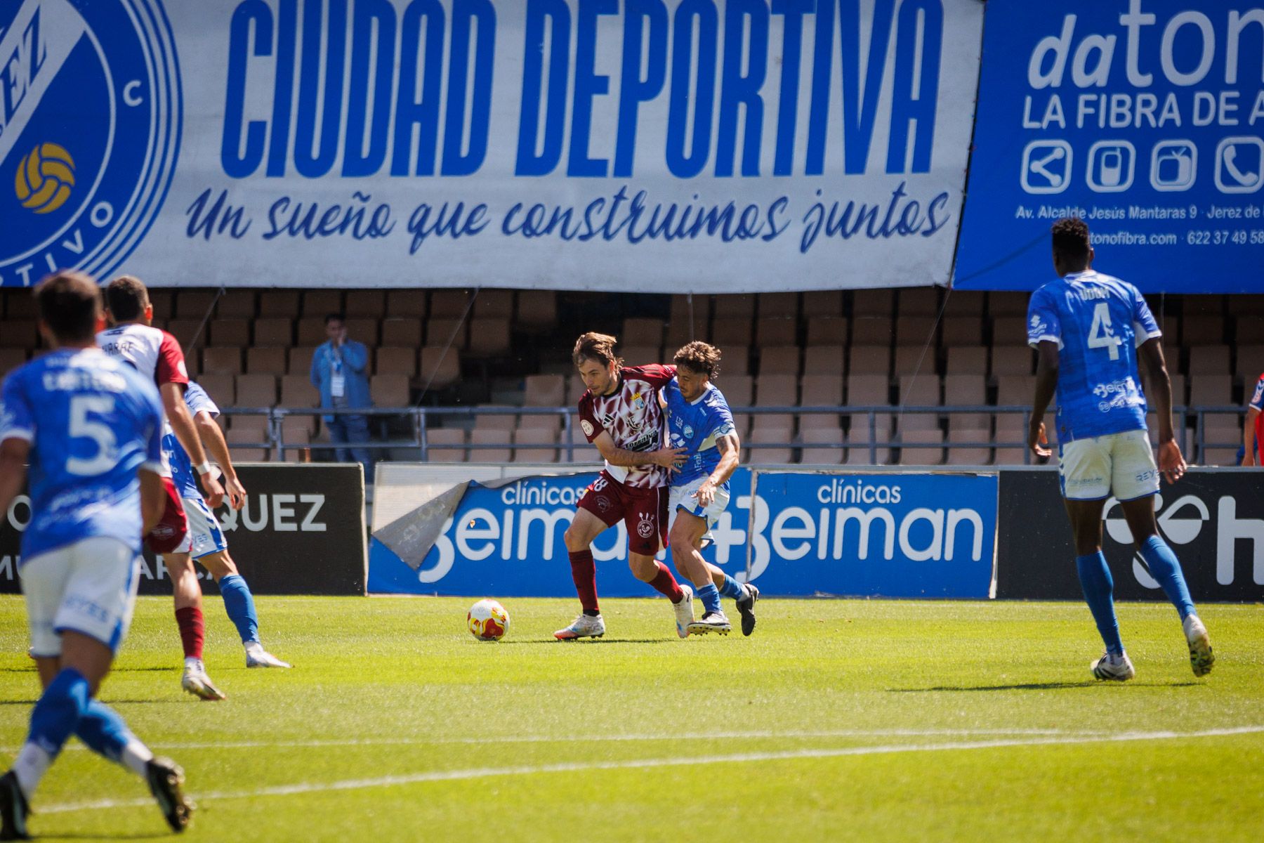 Las imágenes del derbi entre Xerez Deportivo FC y Xerez CD en Chapín este domingo.