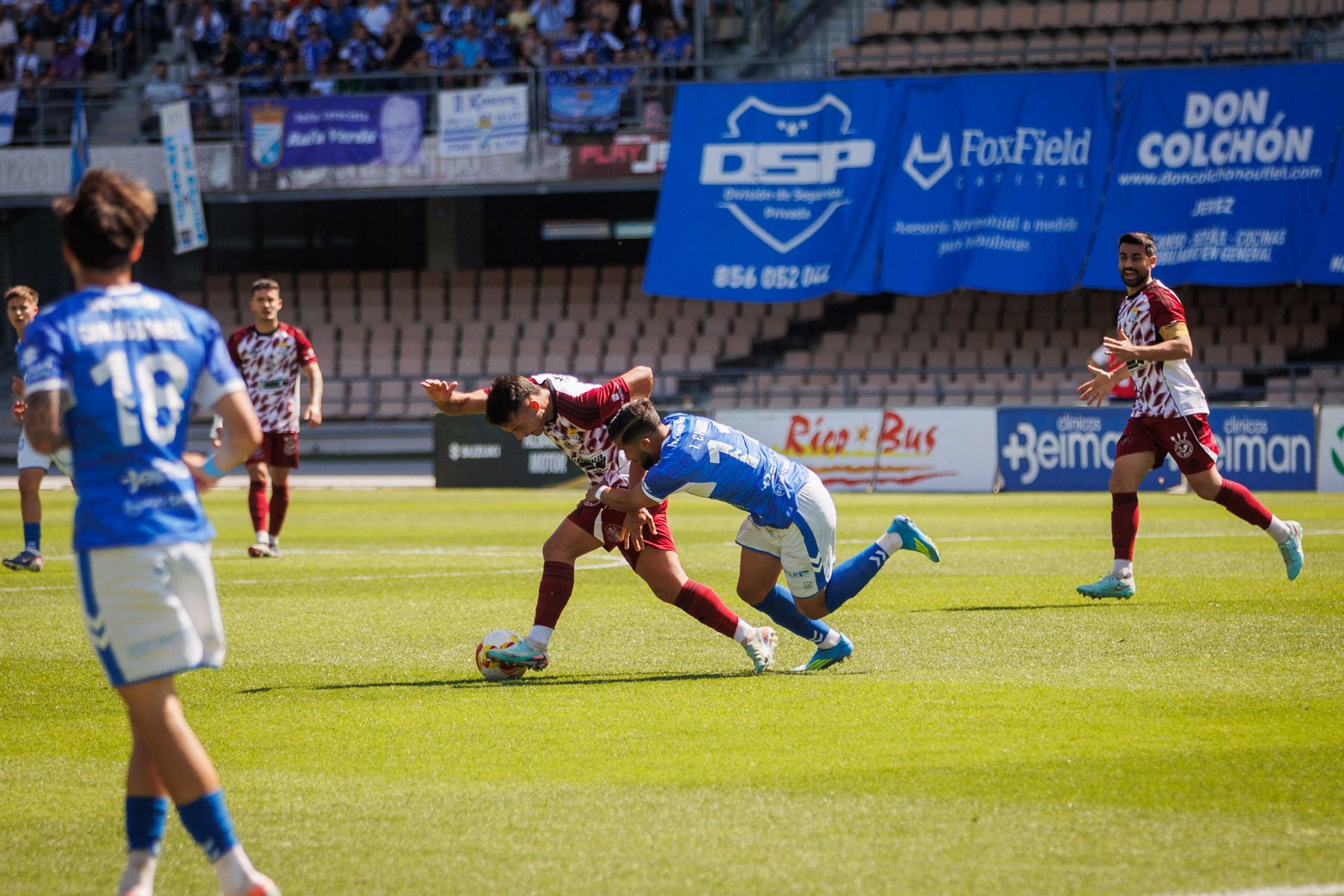Las imágenes del derbi entre Xerez Deportivo FC y Xerez CD en Chapín este domingo.
