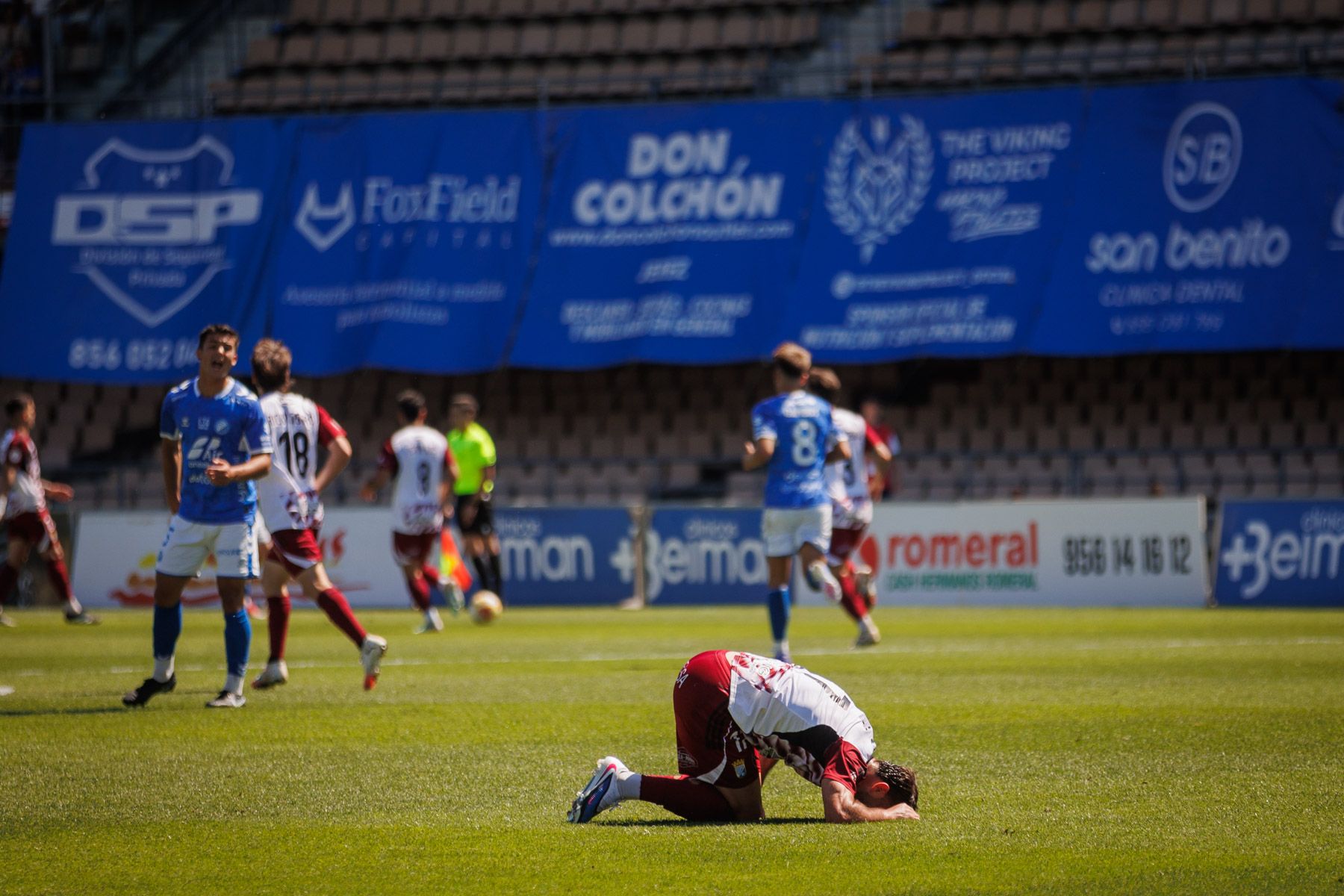 Las imágenes del derbi entre Xerez Deportivo FC y Xerez CD en Chapín este domingo.