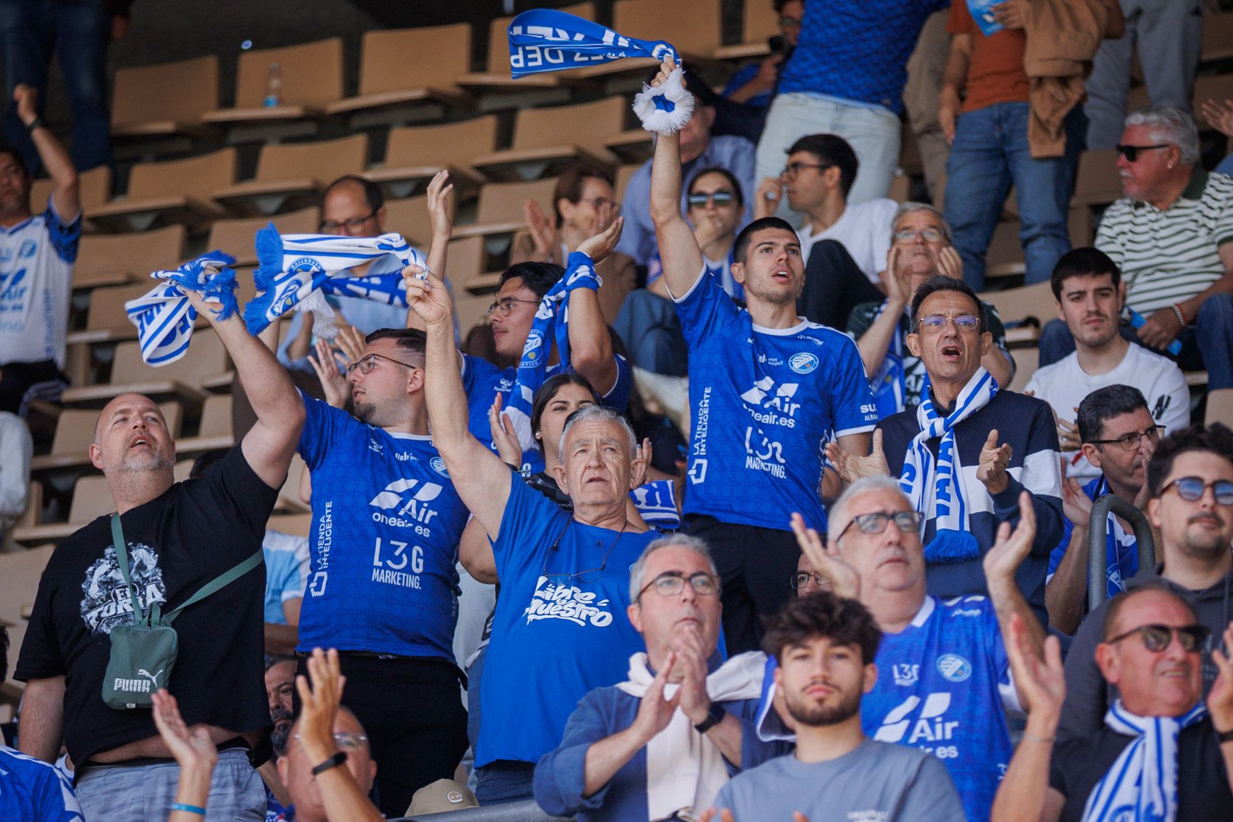Las imágenes del derbi entre Xerez Deportivo FC y Xerez CD en Chapín este domingo.
