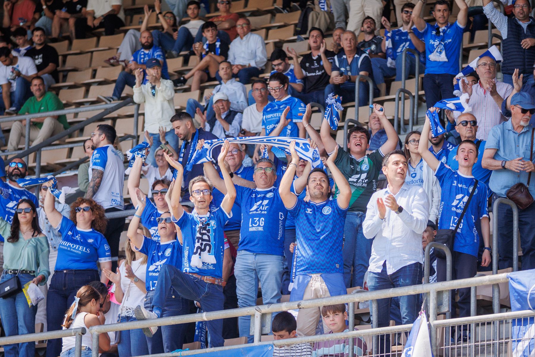 Las imágenes del derbi entre Xerez Deportivo FC y Xerez CD en Chapín este domingo.