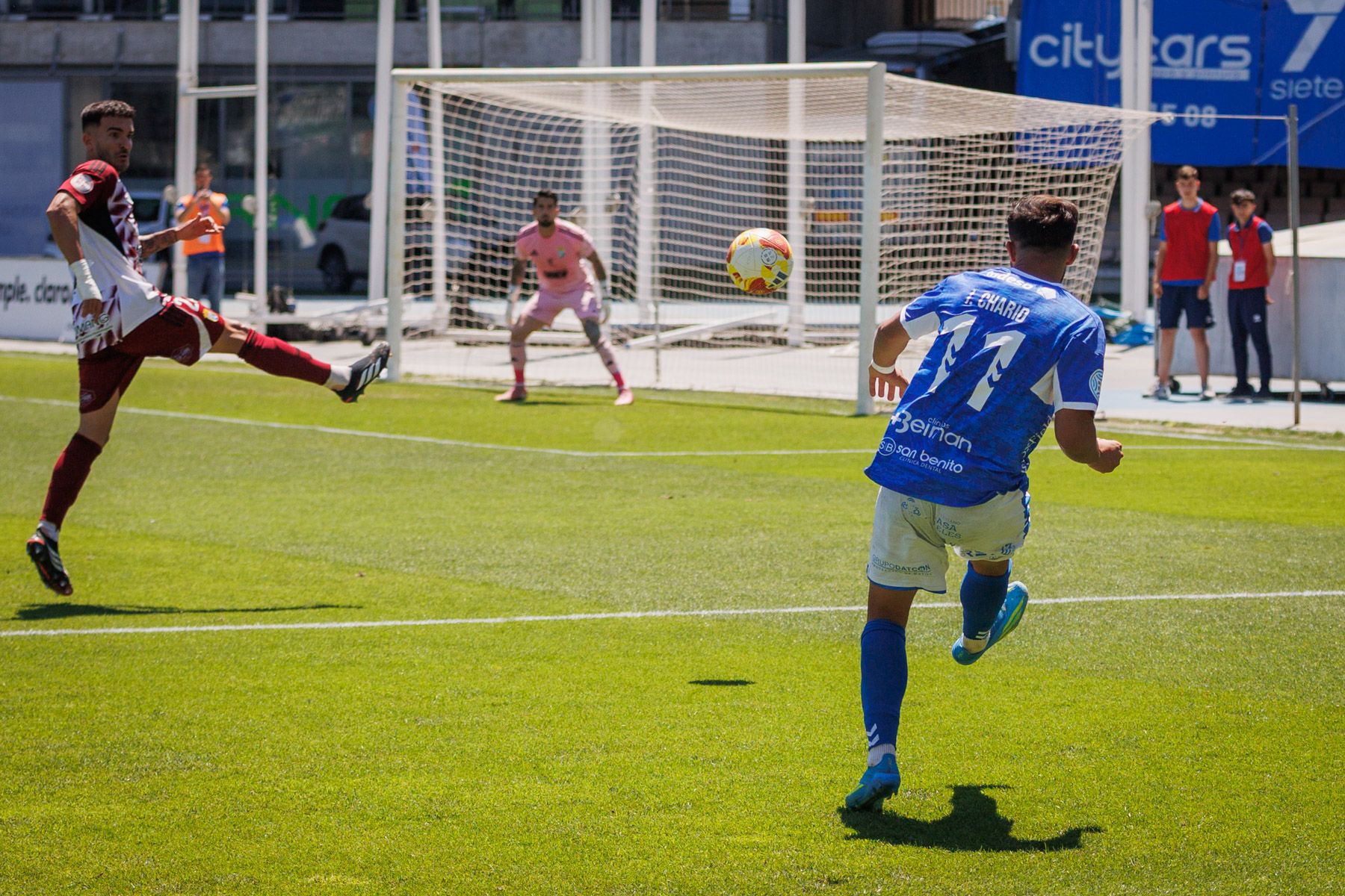 Las imágenes del derbi entre Xerez Deportivo FC y Xerez CD en Chapín este domingo.