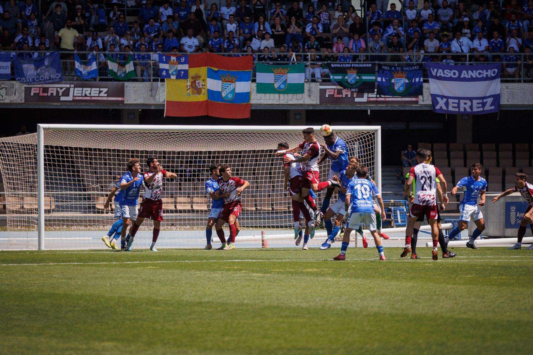 Las imágenes del derbi entre Xerez Deportivo FC y Xerez CD en Chapín este domingo.