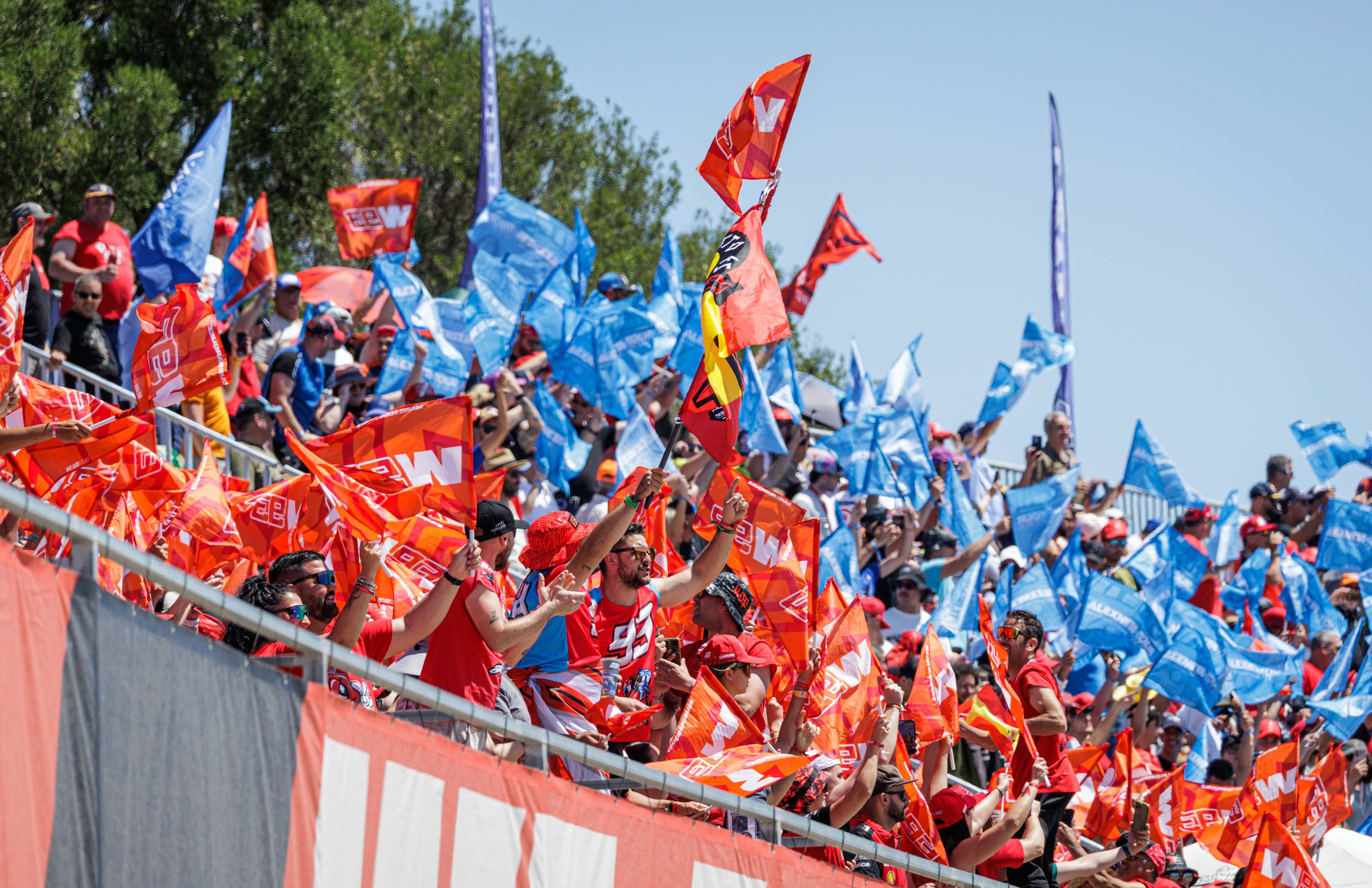 Ambiente en las gradas en el Circuito de Jerez, este domingo.