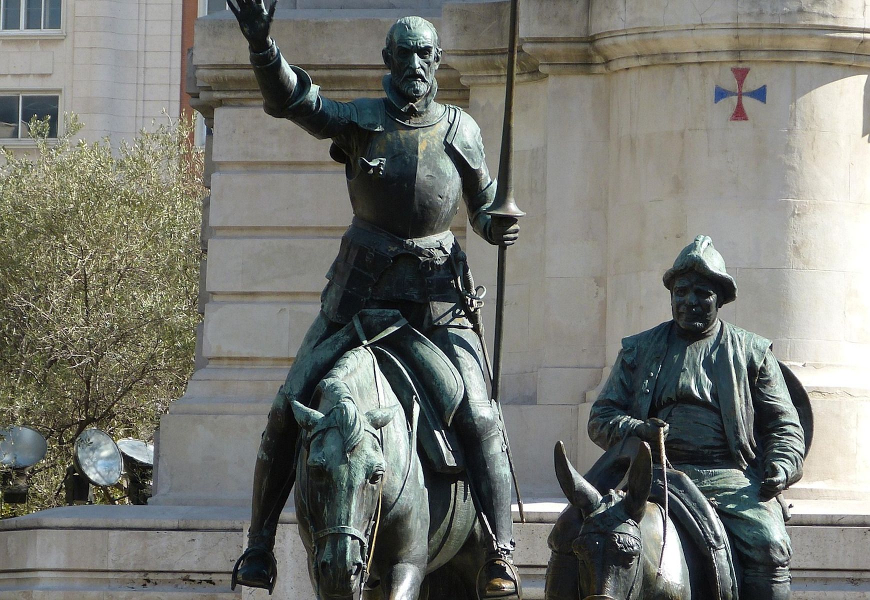 Estuas de Don Quijote y Sancho en Madrid.