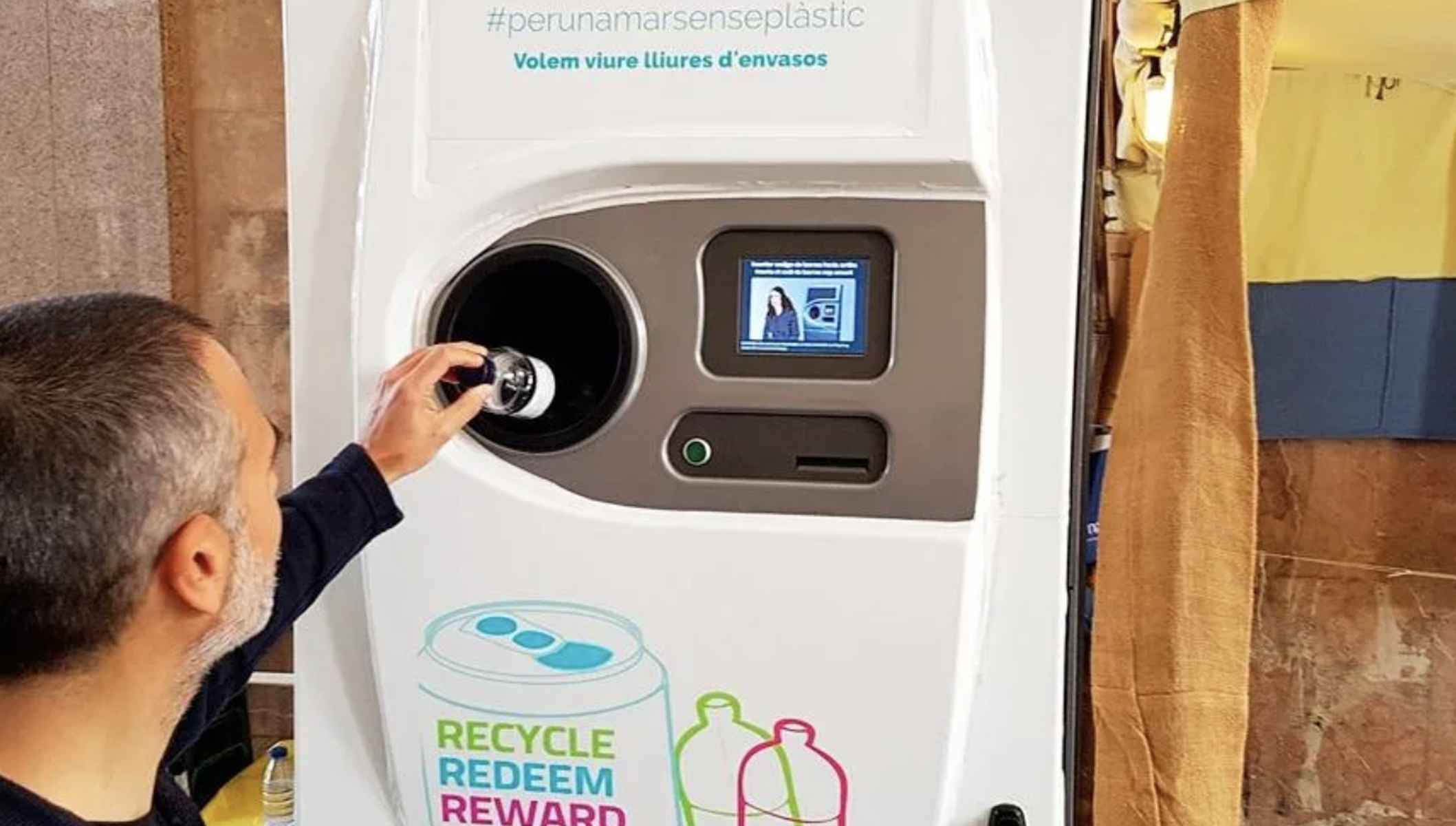 Un máquina SDDR (Sistema de Depósito, Devolución y Retorno).