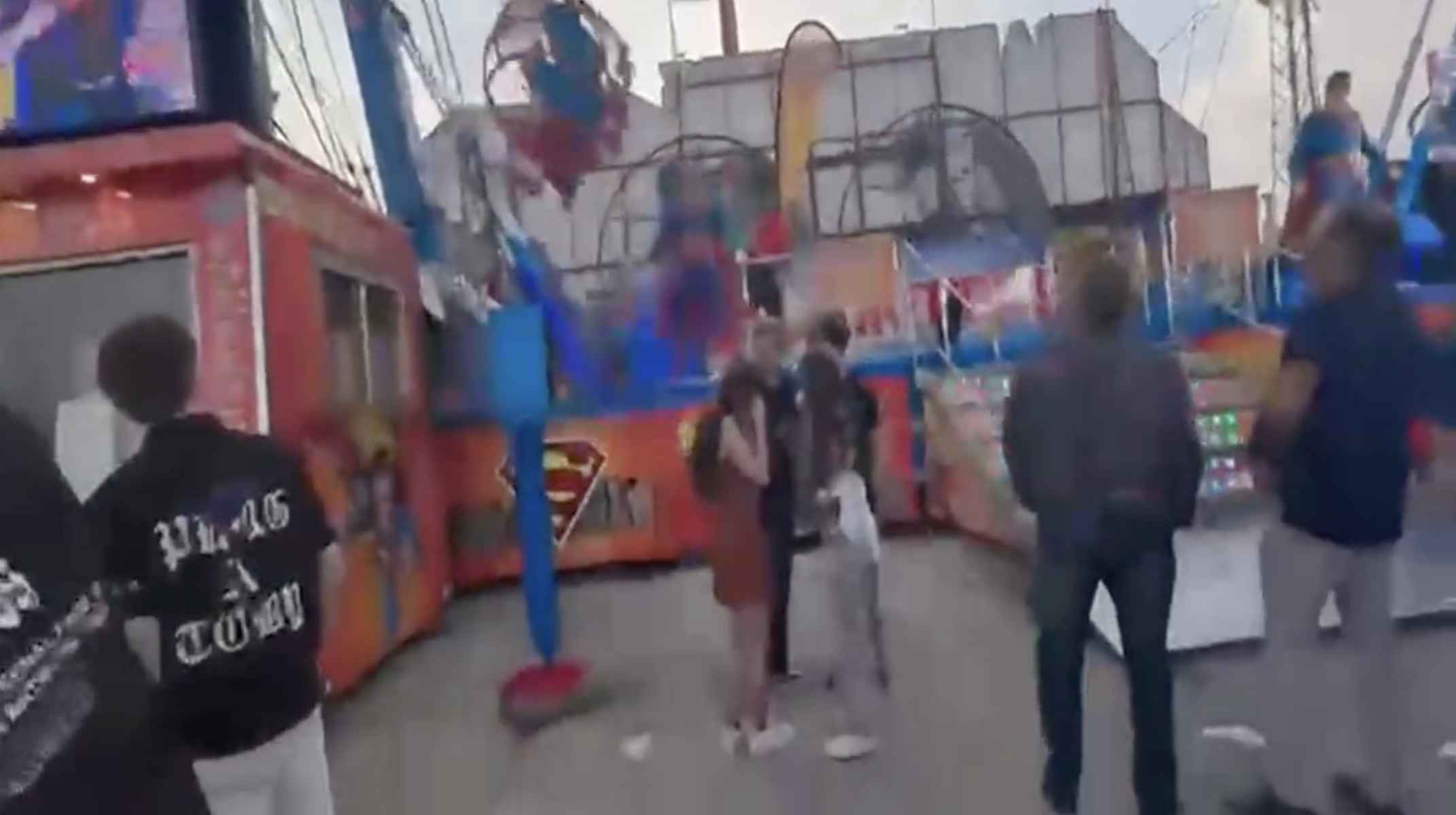 Momentos de máxima tensión tras el accidente sufrido en la atracción.