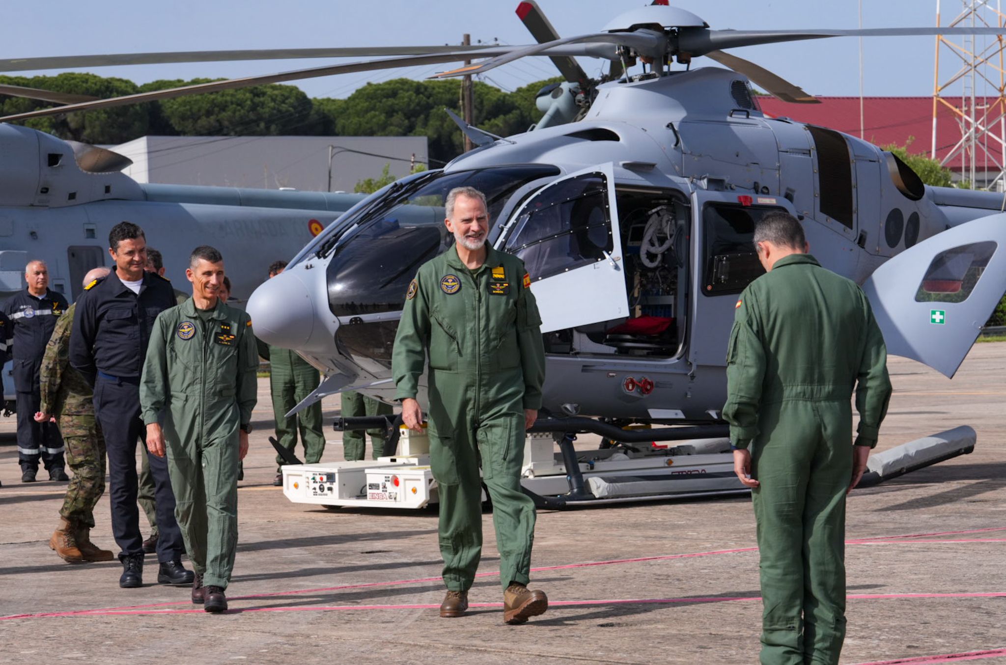 Visita del rey Felipe VI a la flotilla de aeronaves de la Base de Rota