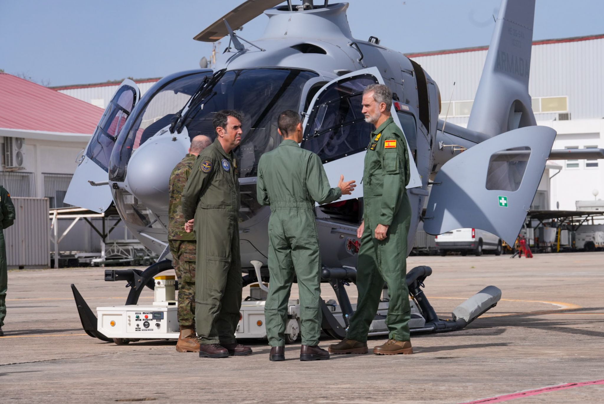Visita del rey Felipe VI a la flotilla de aeronaves de la Base de Rota