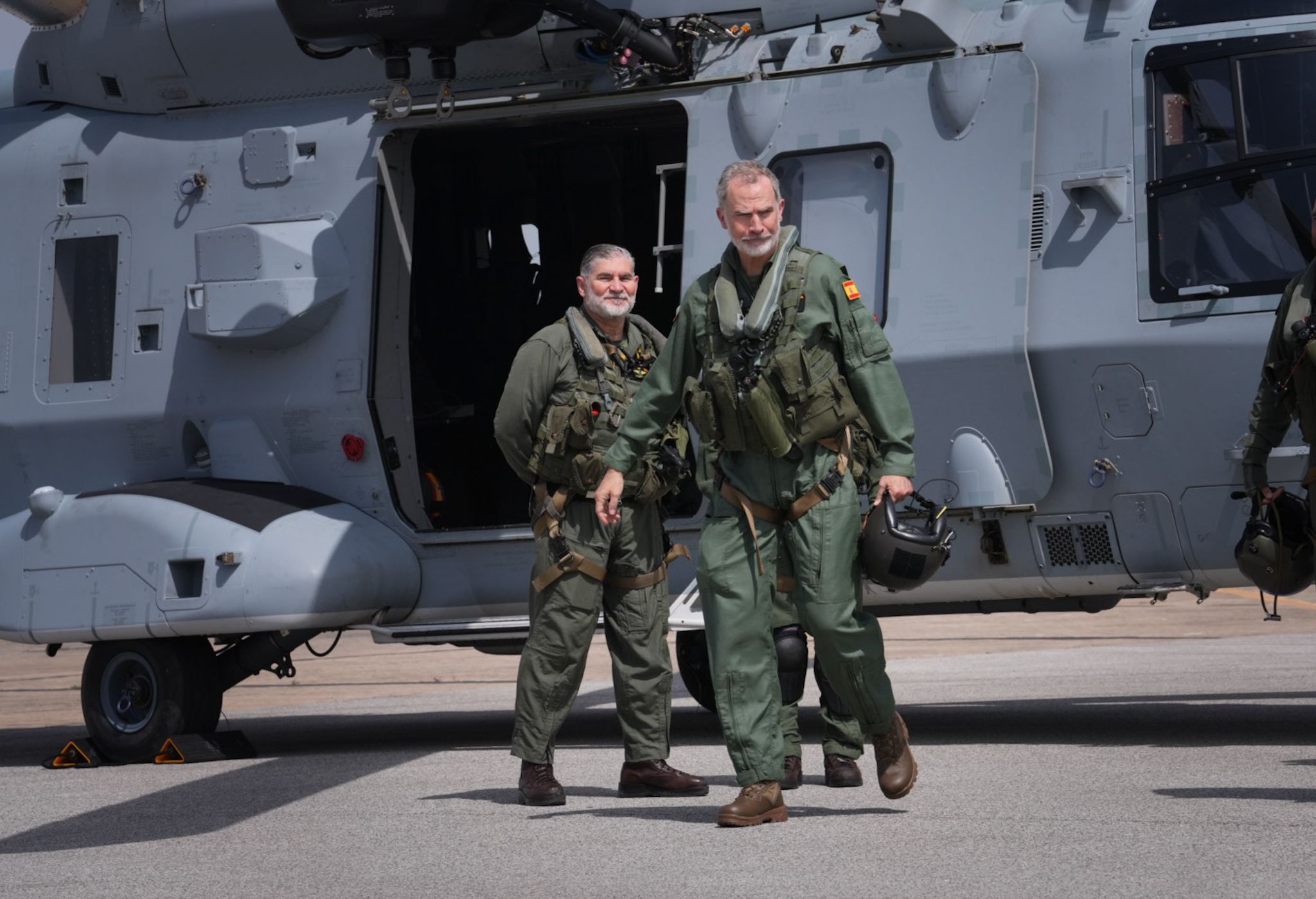 Visita del rey Felipe VI a la flotilla de aeronaves de la Base de Rota