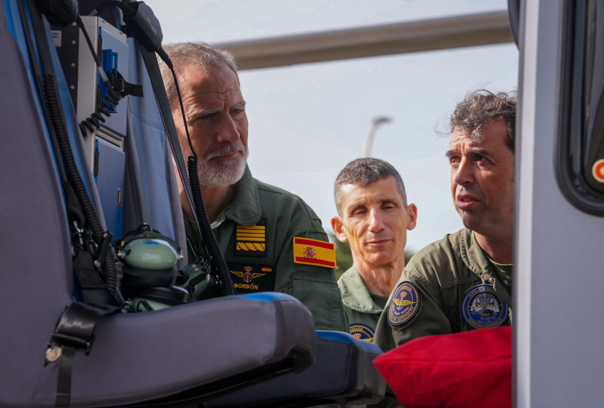 Visita del rey Felipe VI a la flotilla de aeronaves de la Base de Rota