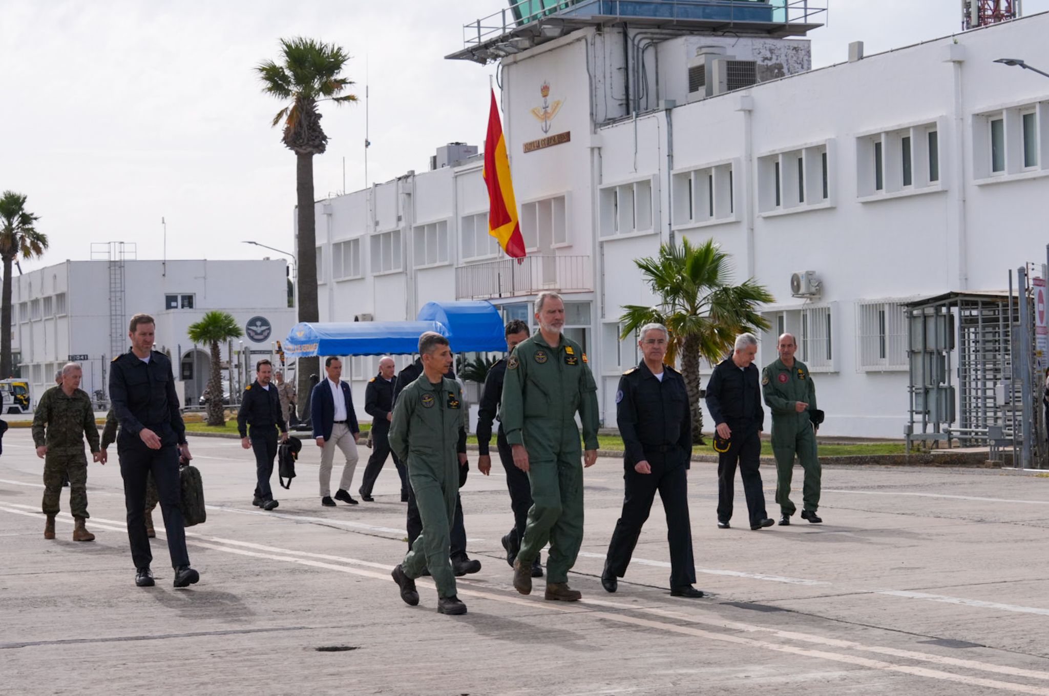 Visita del rey Felipe VI a la flotilla de aeronaves de la Base de Rota