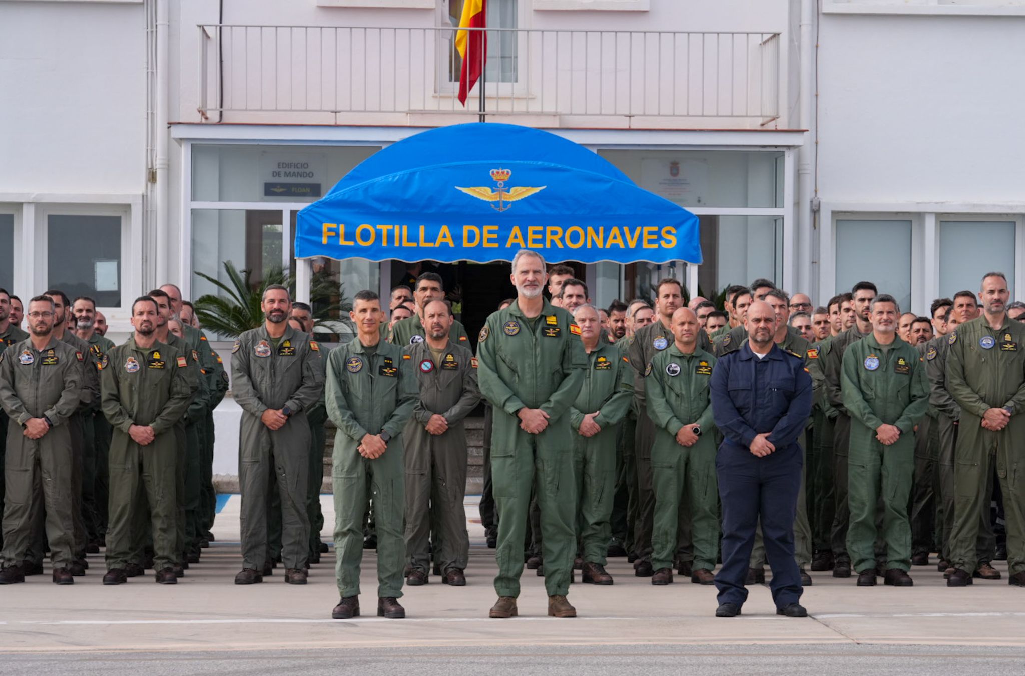 Visita del rey Felipe VI a la flotilla de aeronaves de la Base de Rota