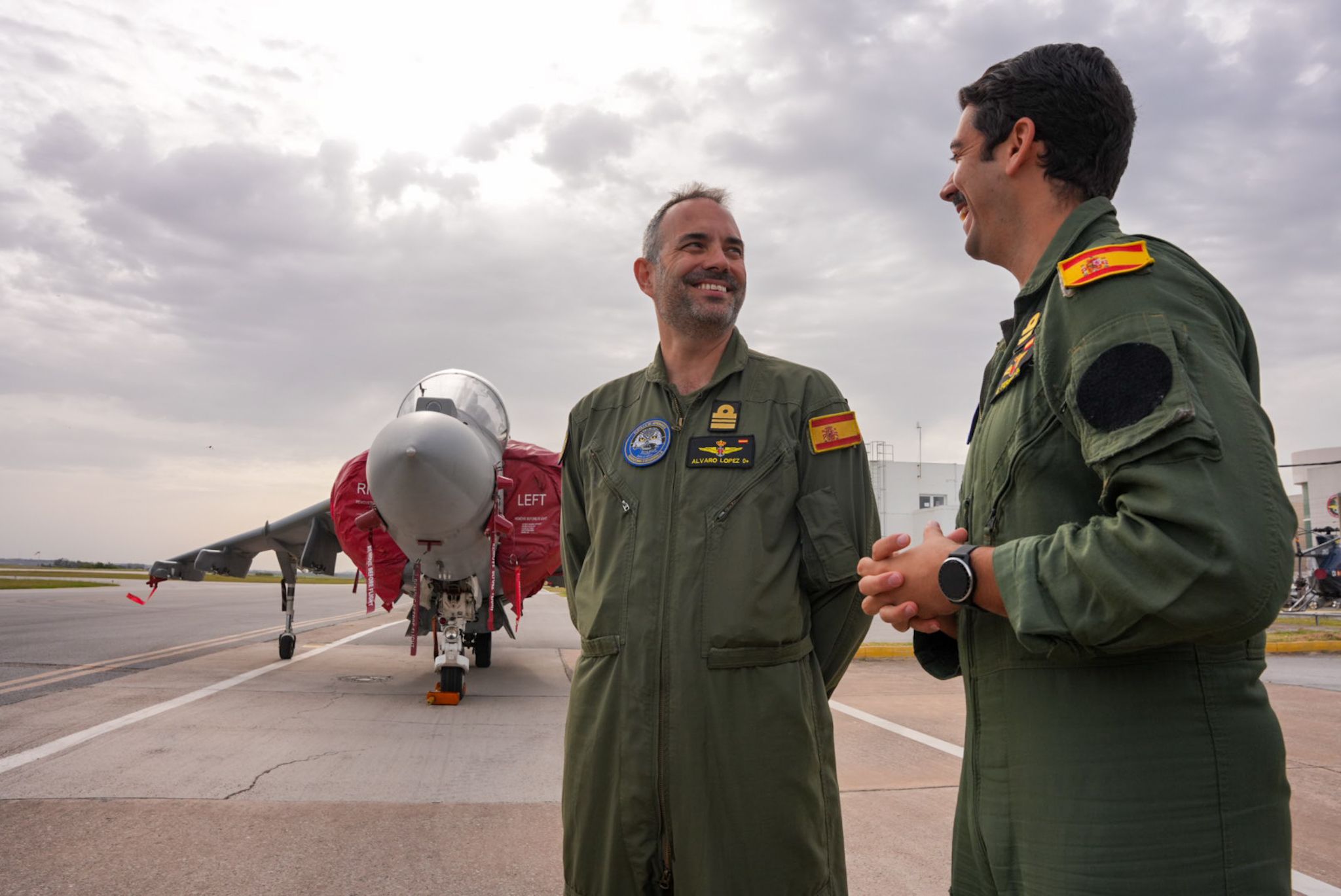 Visita del rey Felipe VI a la flotilla de aeronaves de la Base de Rota