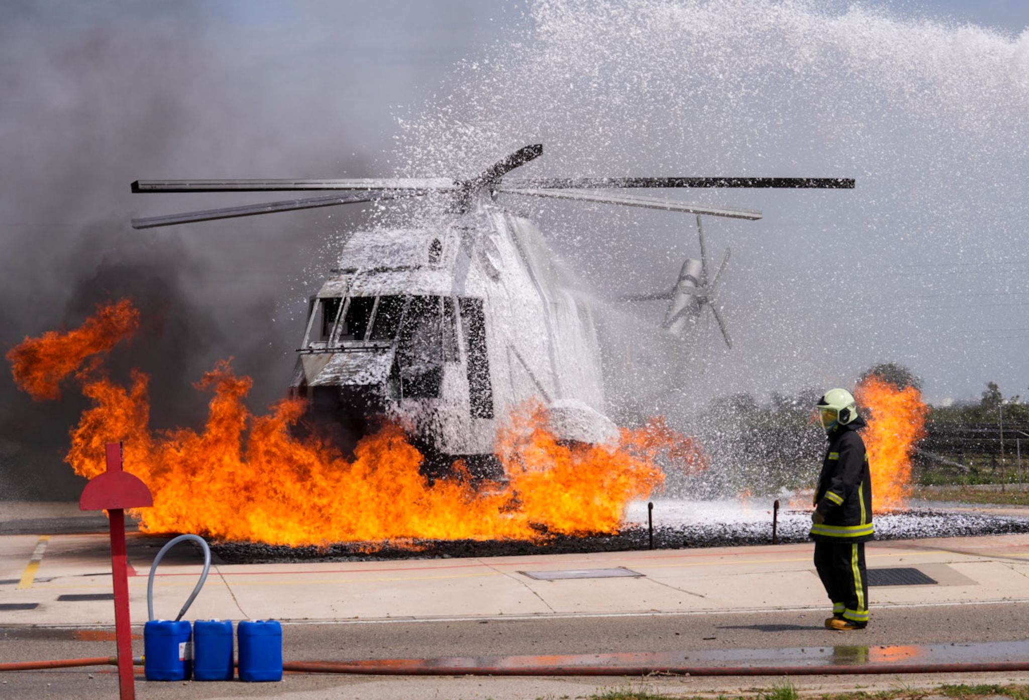 Visita del rey Felipe VI a la flotilla de aeronaves de la Base de Rota