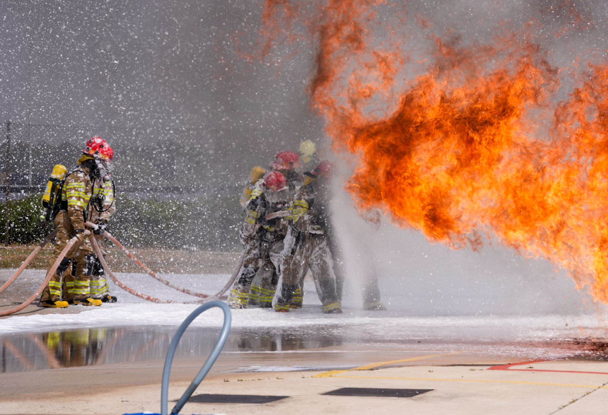 Visita del rey Felipe VI a la flotilla de aeronaves de la Base de Rota