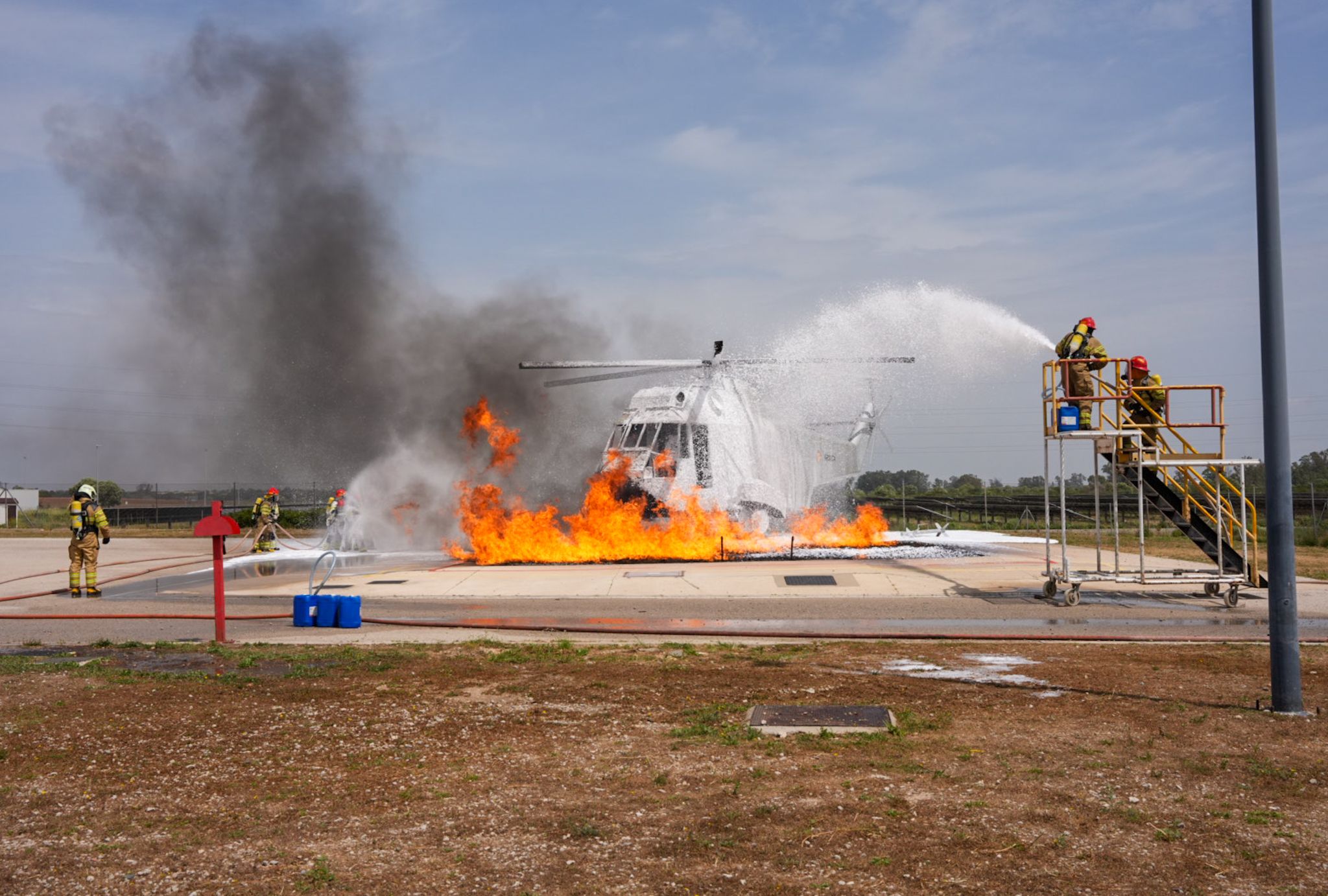 Visita del rey Felipe VI a la flotilla de aeronaves de la Base de Rota