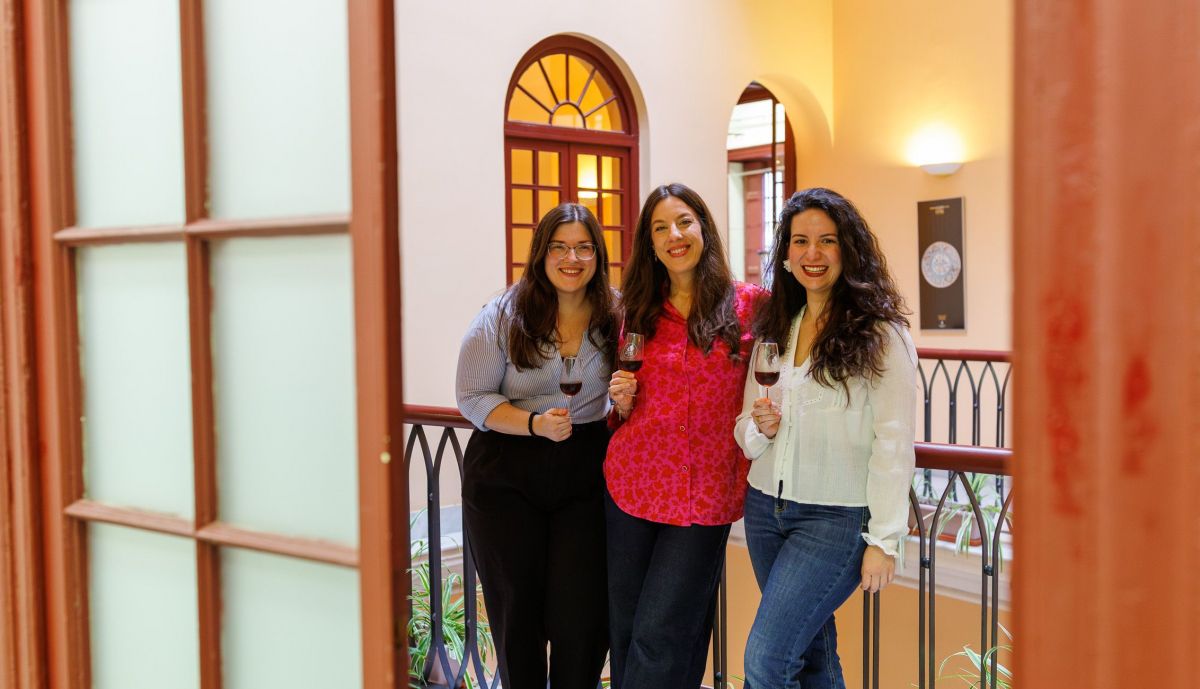Águeda, Aurora y Beatriz, posando por lavozdelsur.es.