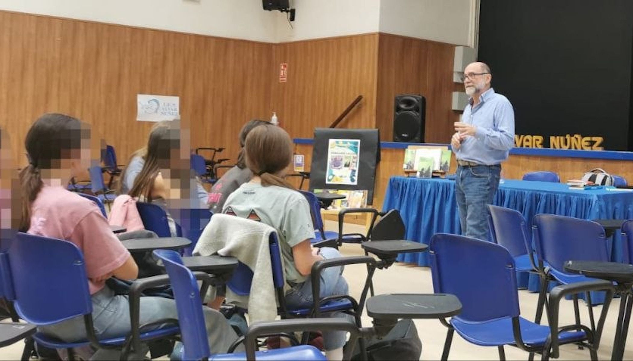 Encuentro con el reconocido escritor de literatura infantil y juvenil.