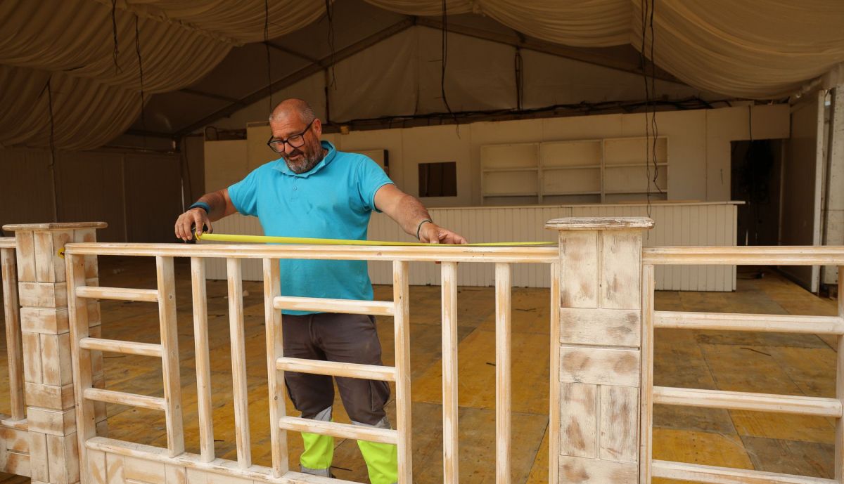 montaje casetas hermandades  feria de Jerez