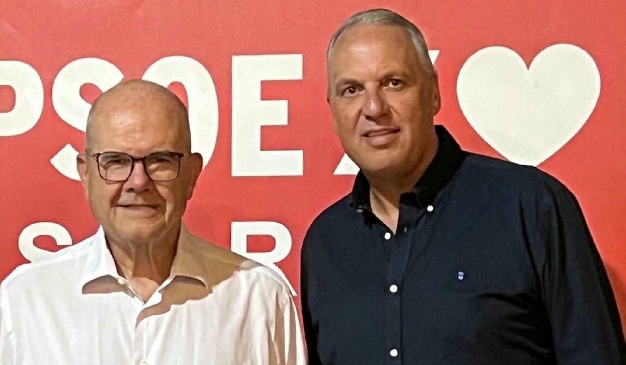 Manuel Chaves con Ruiz Boix, en una imagen difundida por el PSOE.