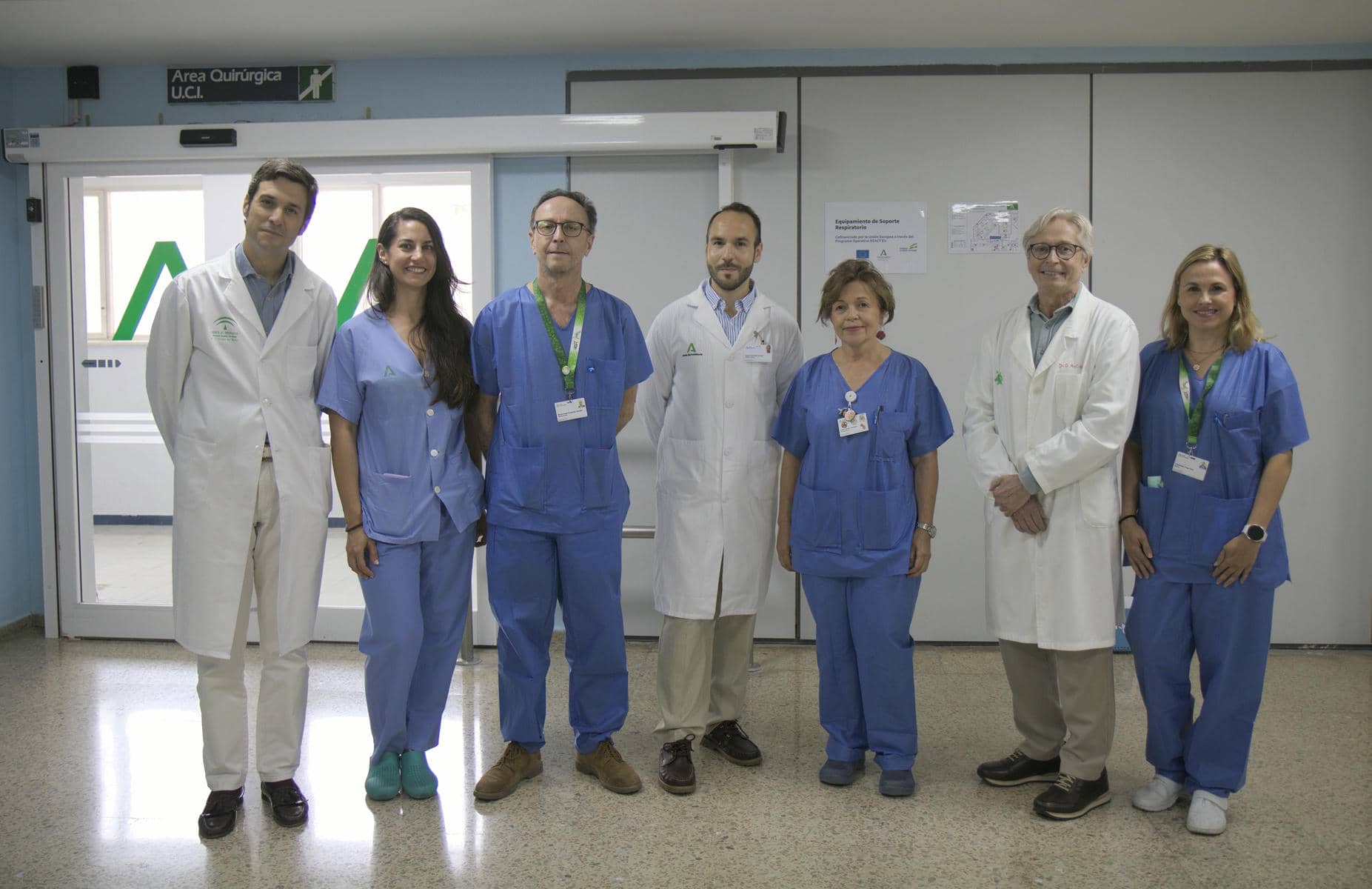 El equipo que ha llevado a cabo las dos cirugías en el Hospital Virgen del Rocío de Sevilla.