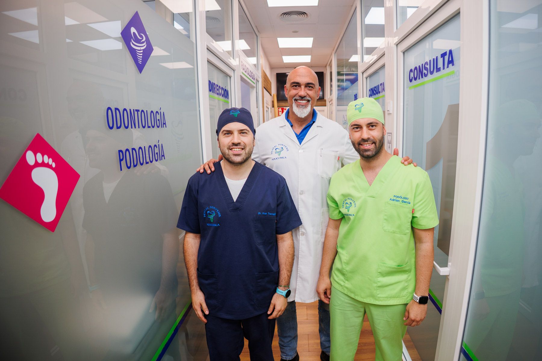 Equipo de la Policlínica Dental Porvenir, en Jerez.