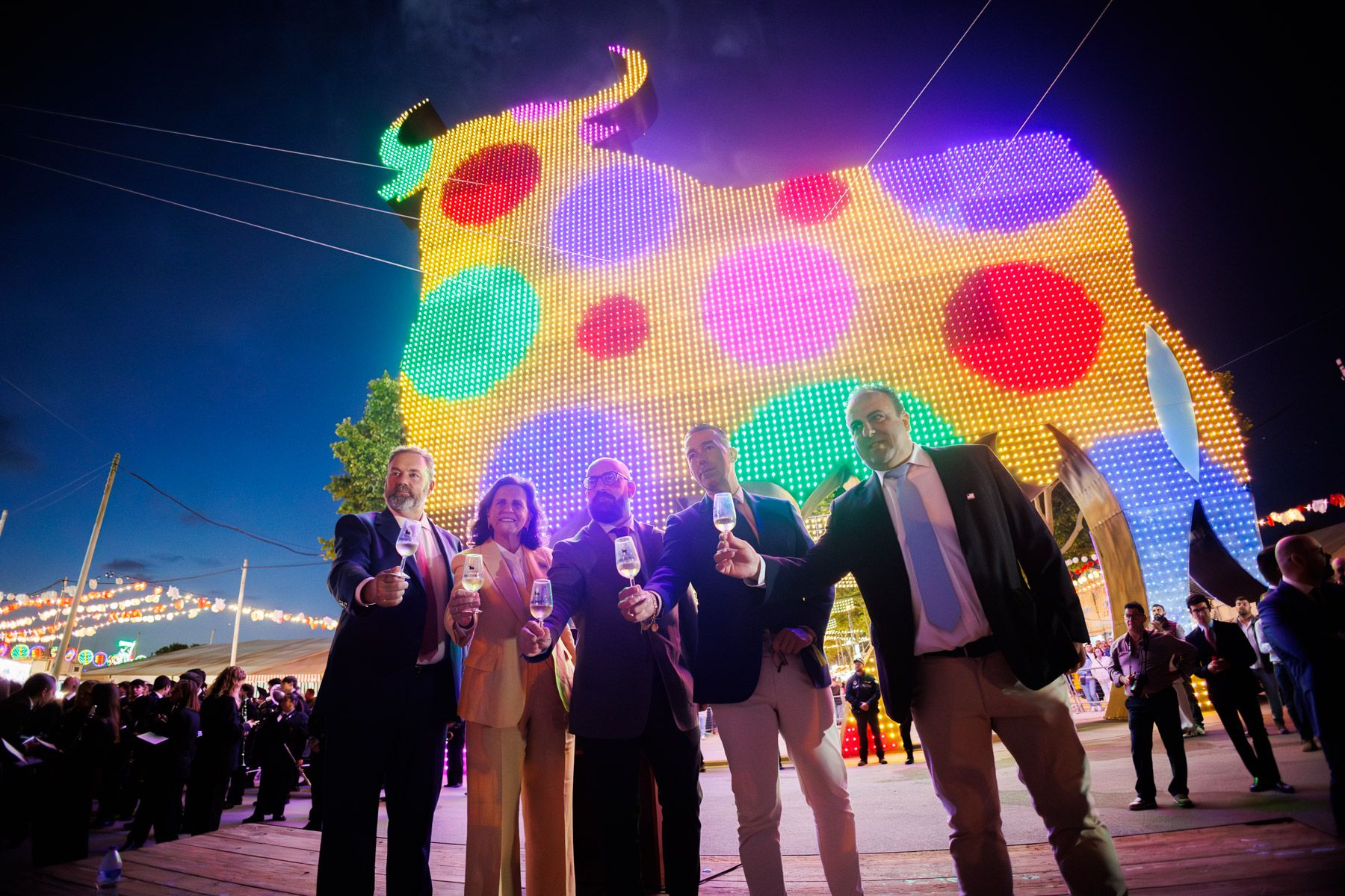 Un brindis para dar la bienvenida a la Feria de El Puerto.